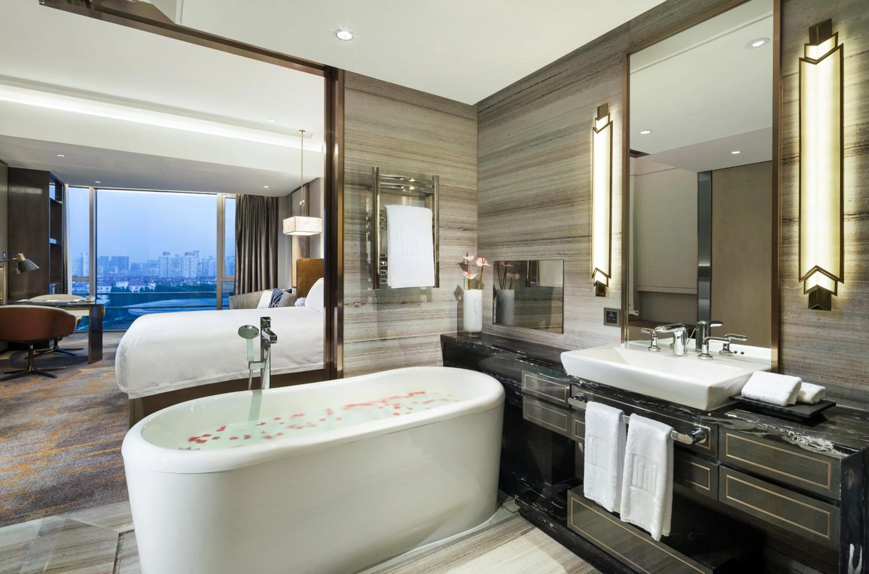 Executive Club King Room in Grand Millennium Shanghai HongQiao
