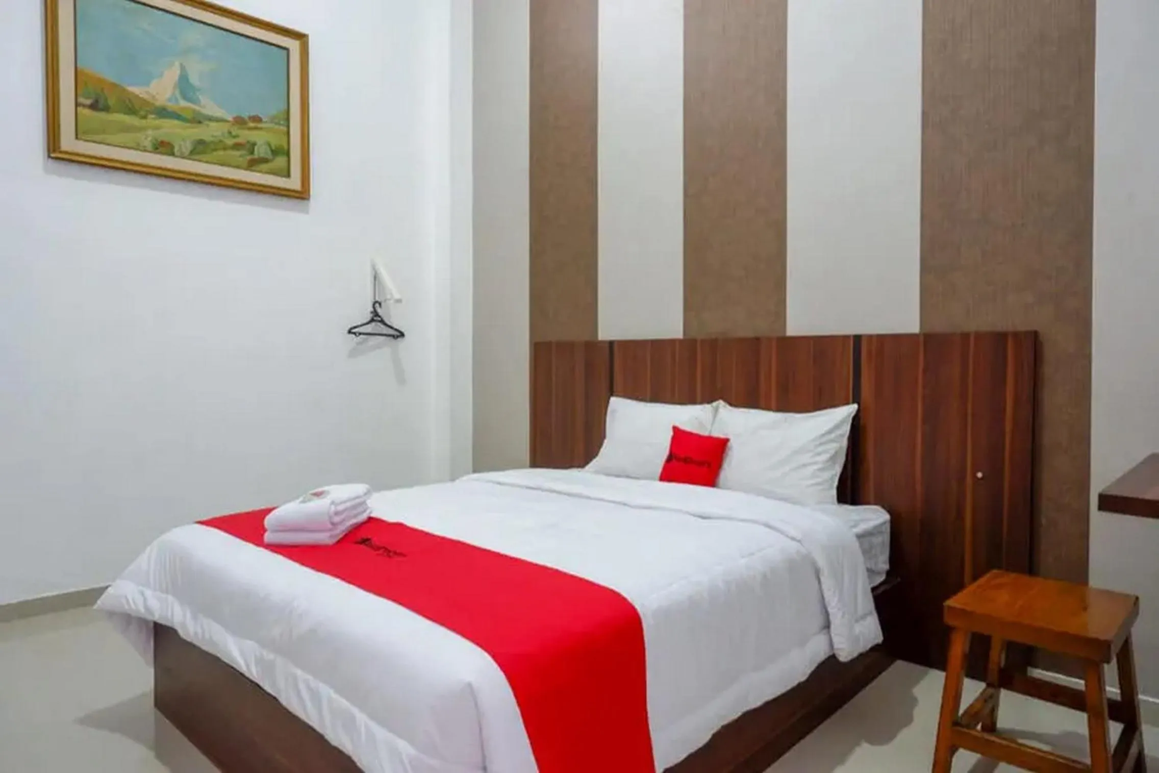 Double Room in RedDoorz near Stasiun Purwosari