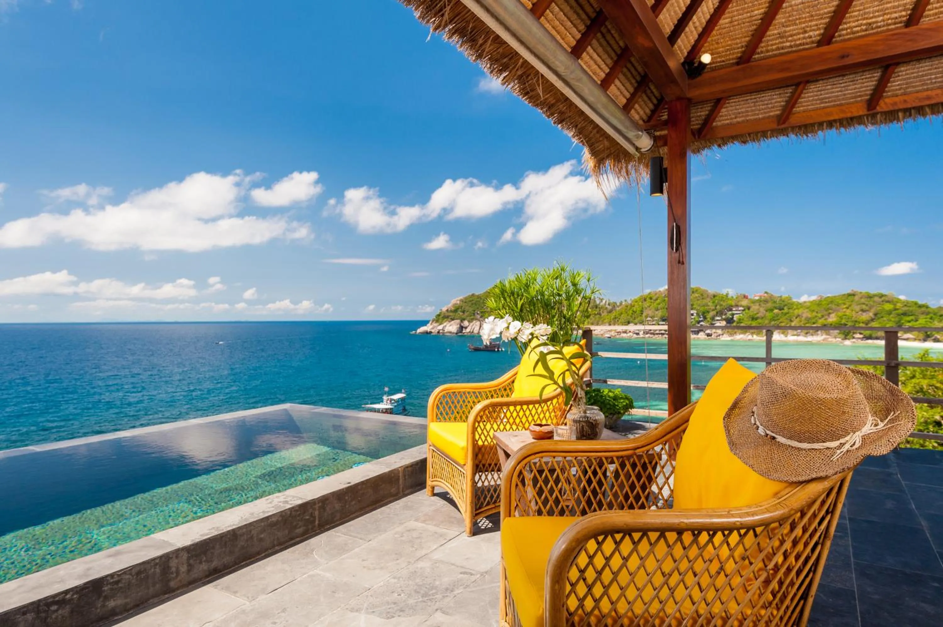 B2 Three-Bedroom Pool Villa Sea Front in Cape Shark Villas