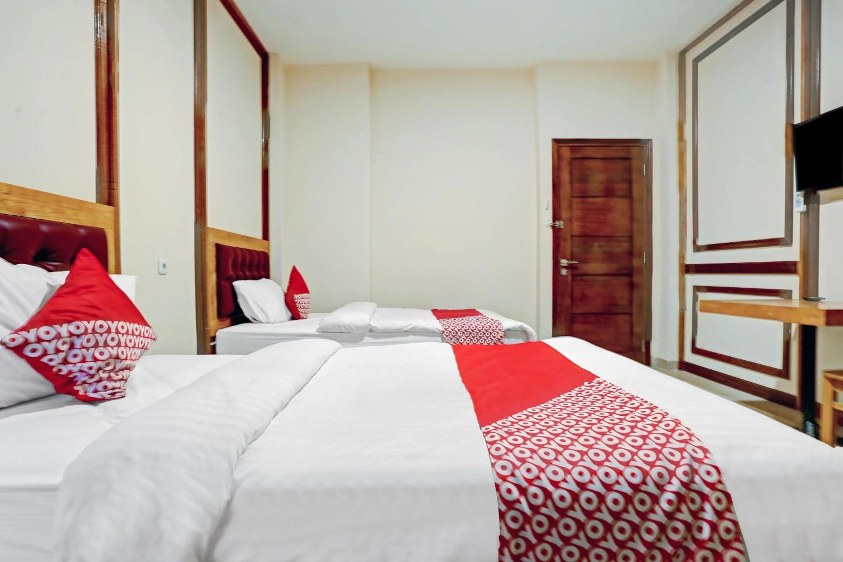 Delxue Twin Room in Capital O 90428 Remington Hotel