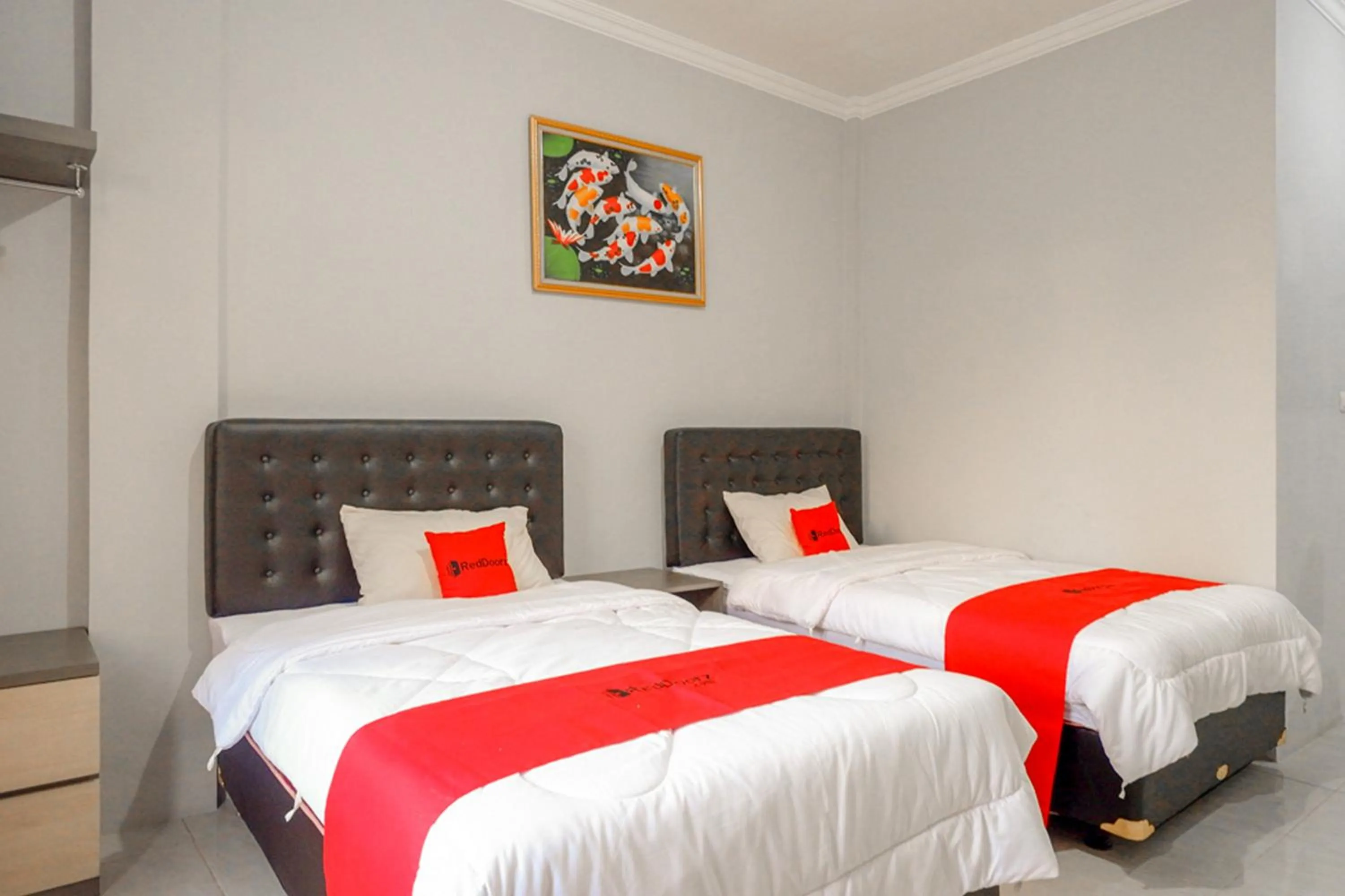 Twin Room in RedDoorz near Jalan Adi Sucipto Solo