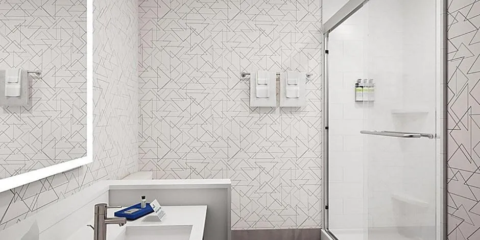 King Suite - Non-Smoking in Holiday Inn Express & Suites - Harrisonburg University Area by IHG