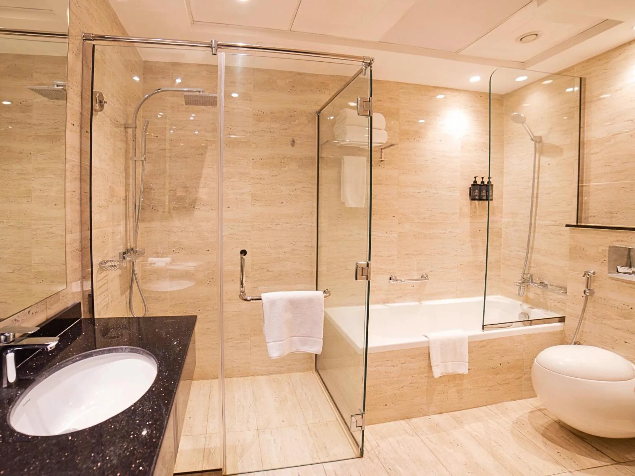 Deluxe King Room - Inclusive of 20% Discount on F&B, Laundry and SPA in Asma Hotel Al Barsha