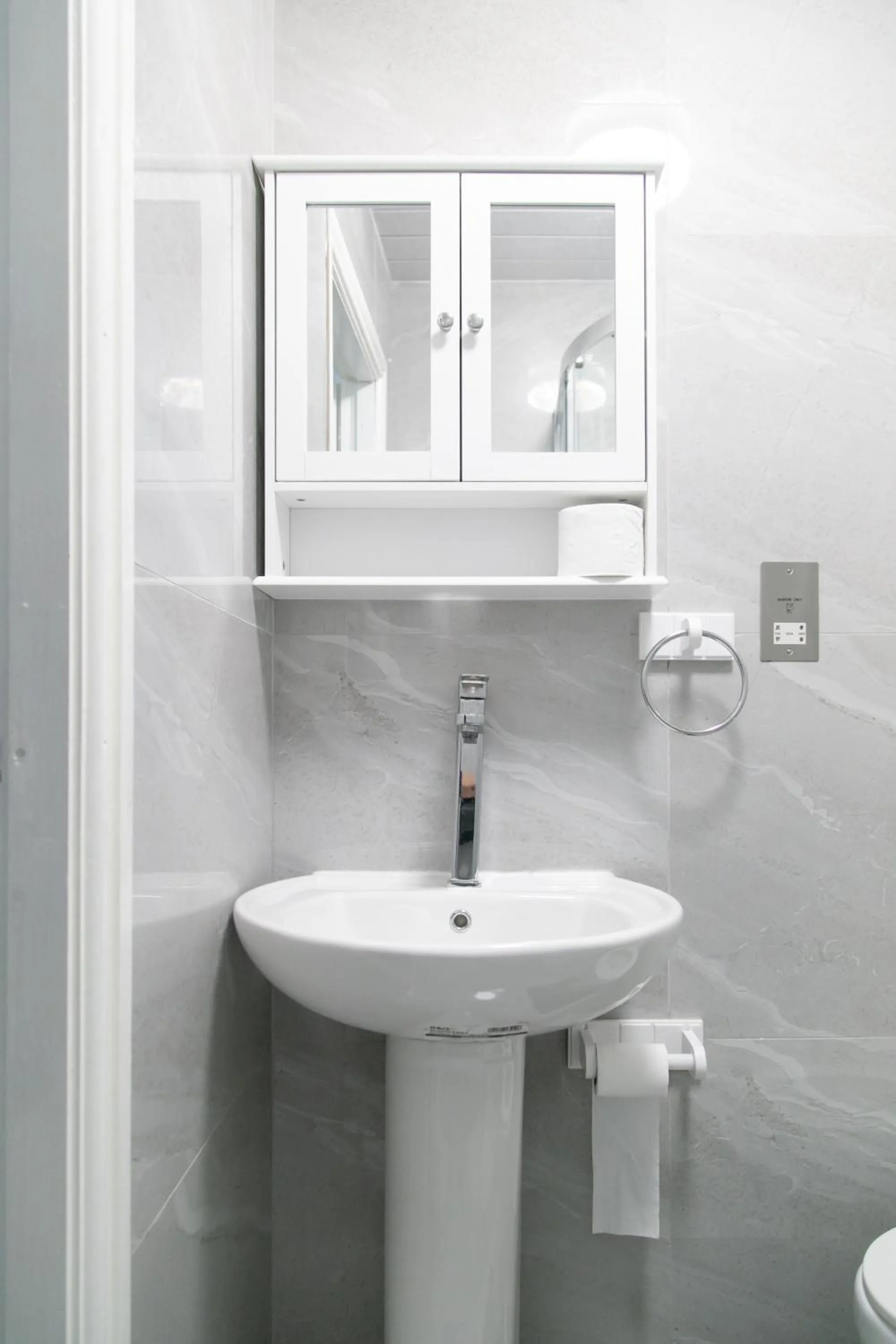 Studio in Hills View Apartments