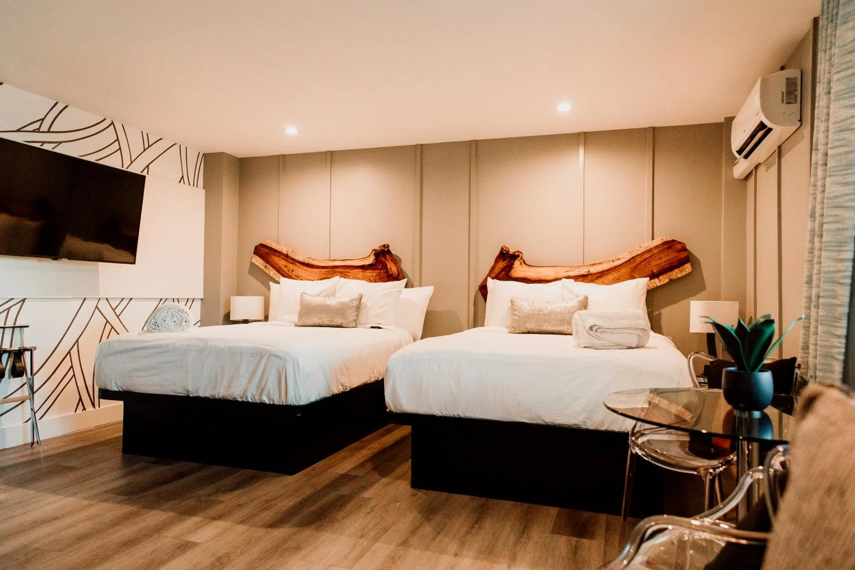 Deluxe Queen Studio  in The Saint Hotel