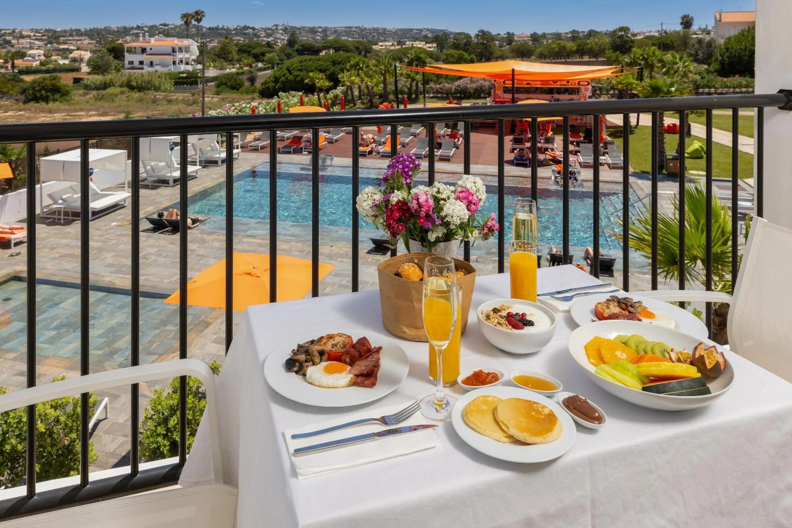 Superior Double or Twin Room with Pool View in Regency Salgados Hotel & Spa
