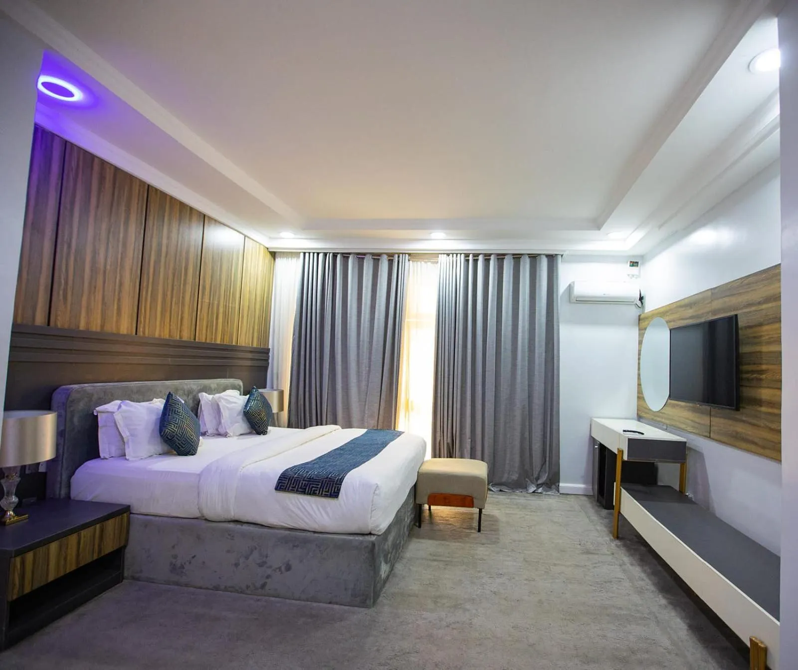 Suite with Balcony in Prosbel Hotel