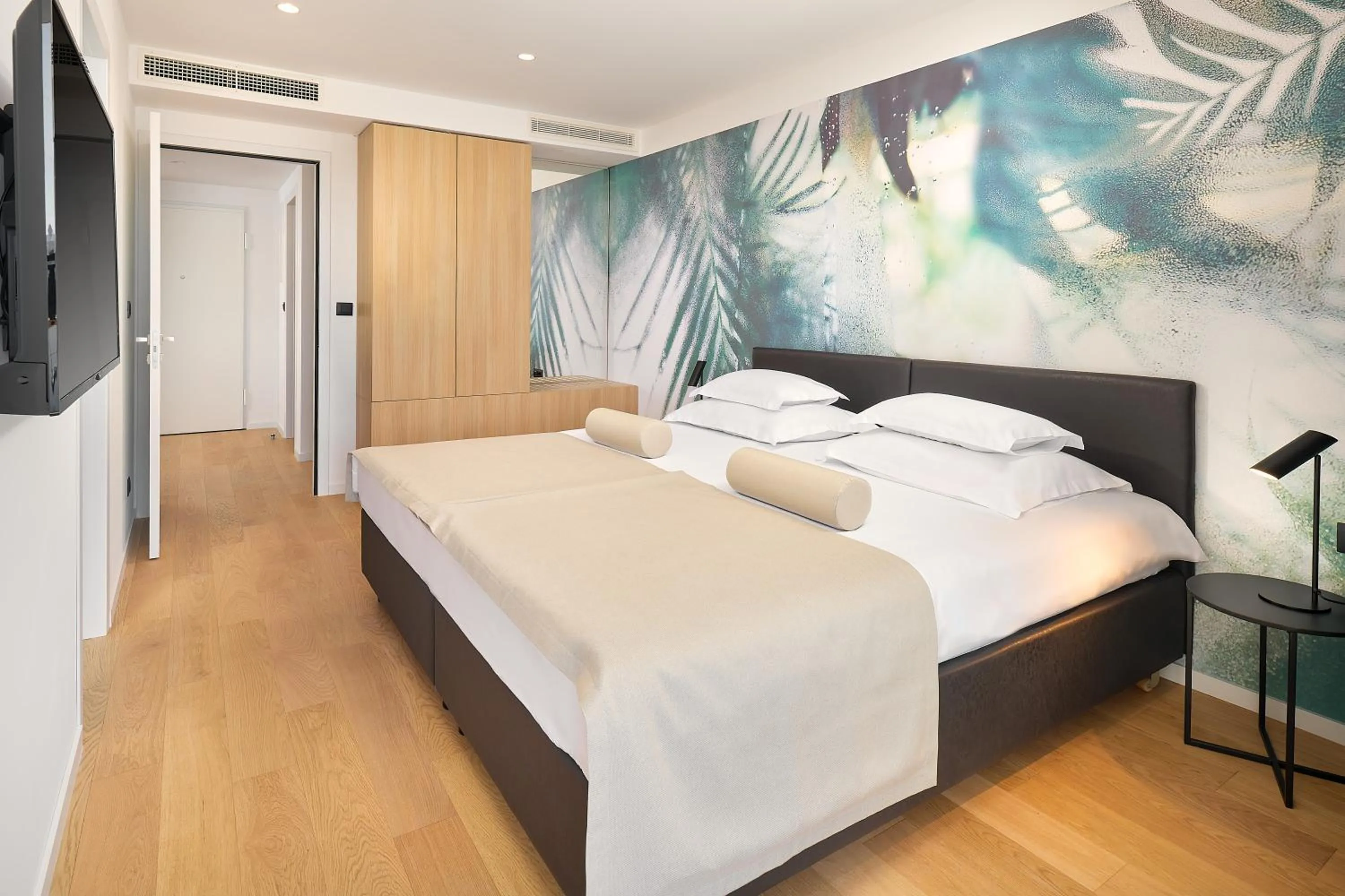 One-Bedroom Apartment with Garden View - Ground Floor in Amphora's Garden