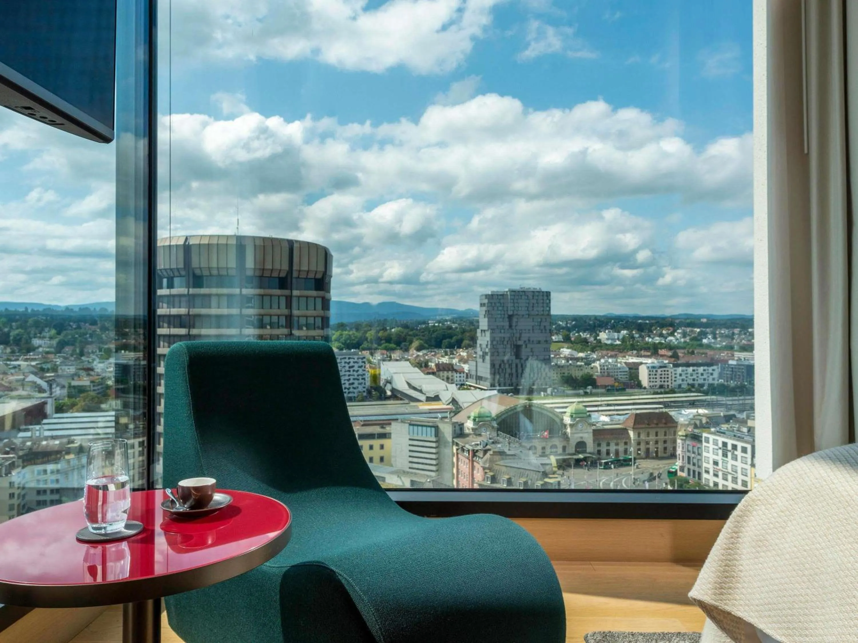 Junior King Suite in Mövenpick Hotel Basel