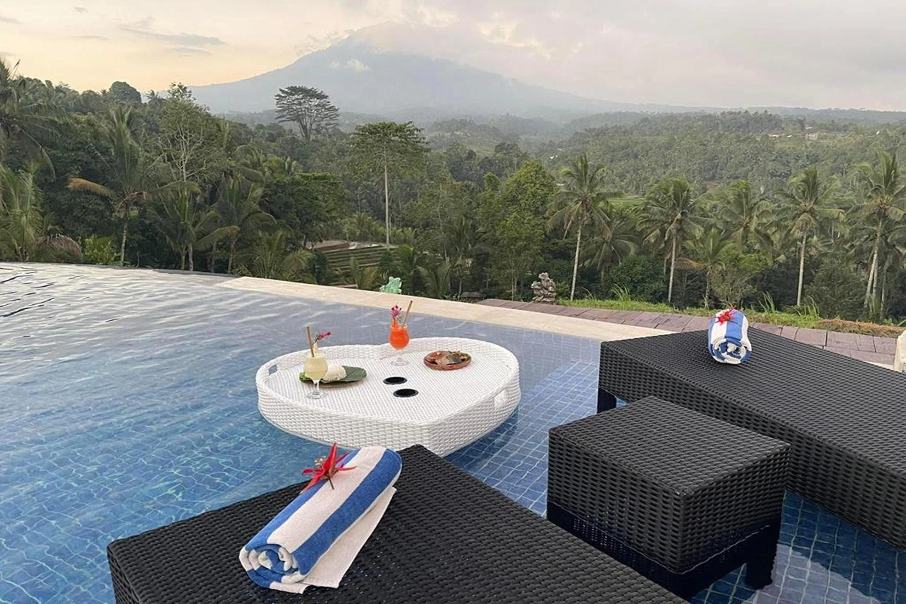 KTS - Kubu Tepi Sawah