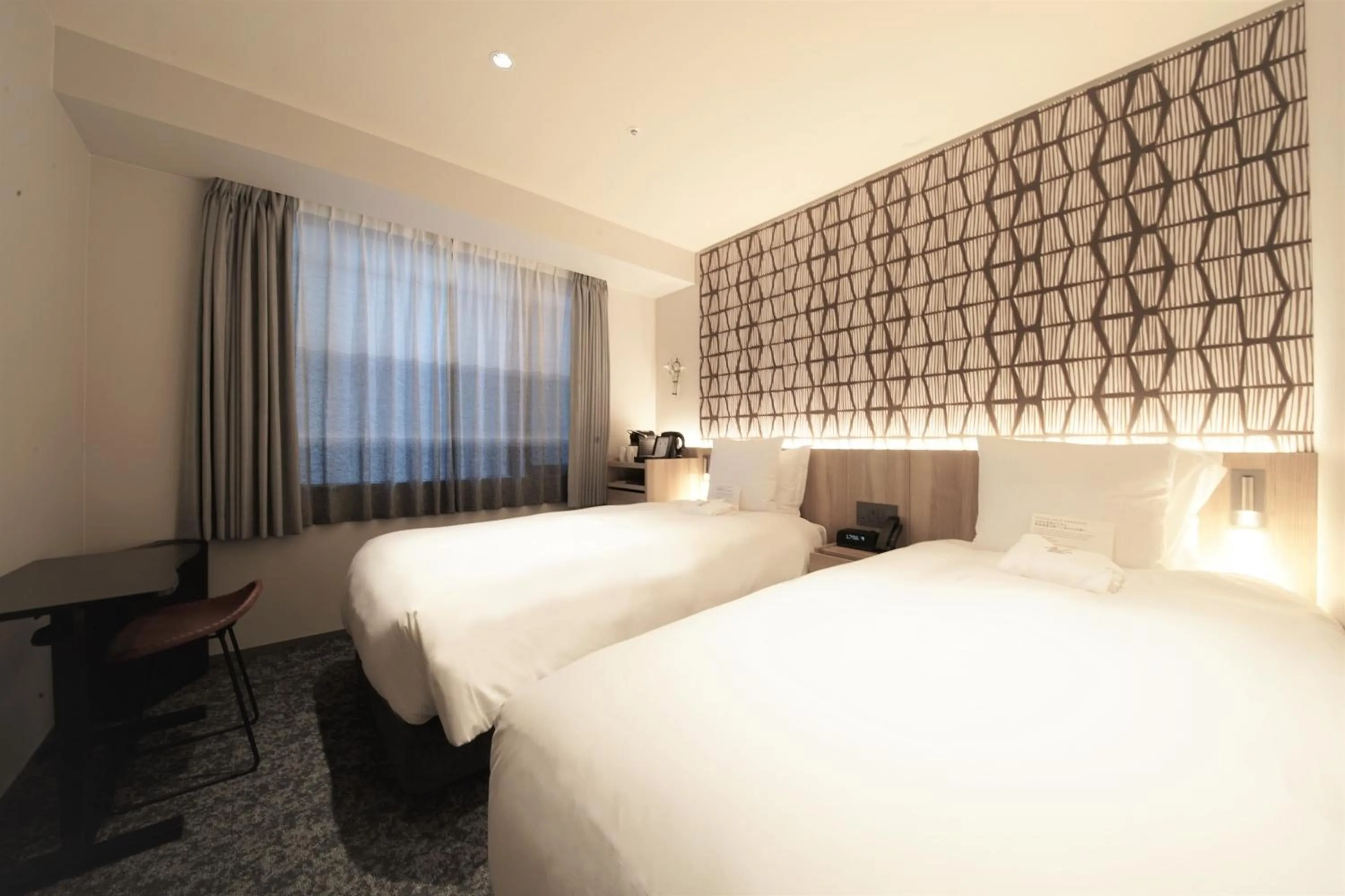 Standard Twin Room in Oakwood Hotel Oike Kyoto