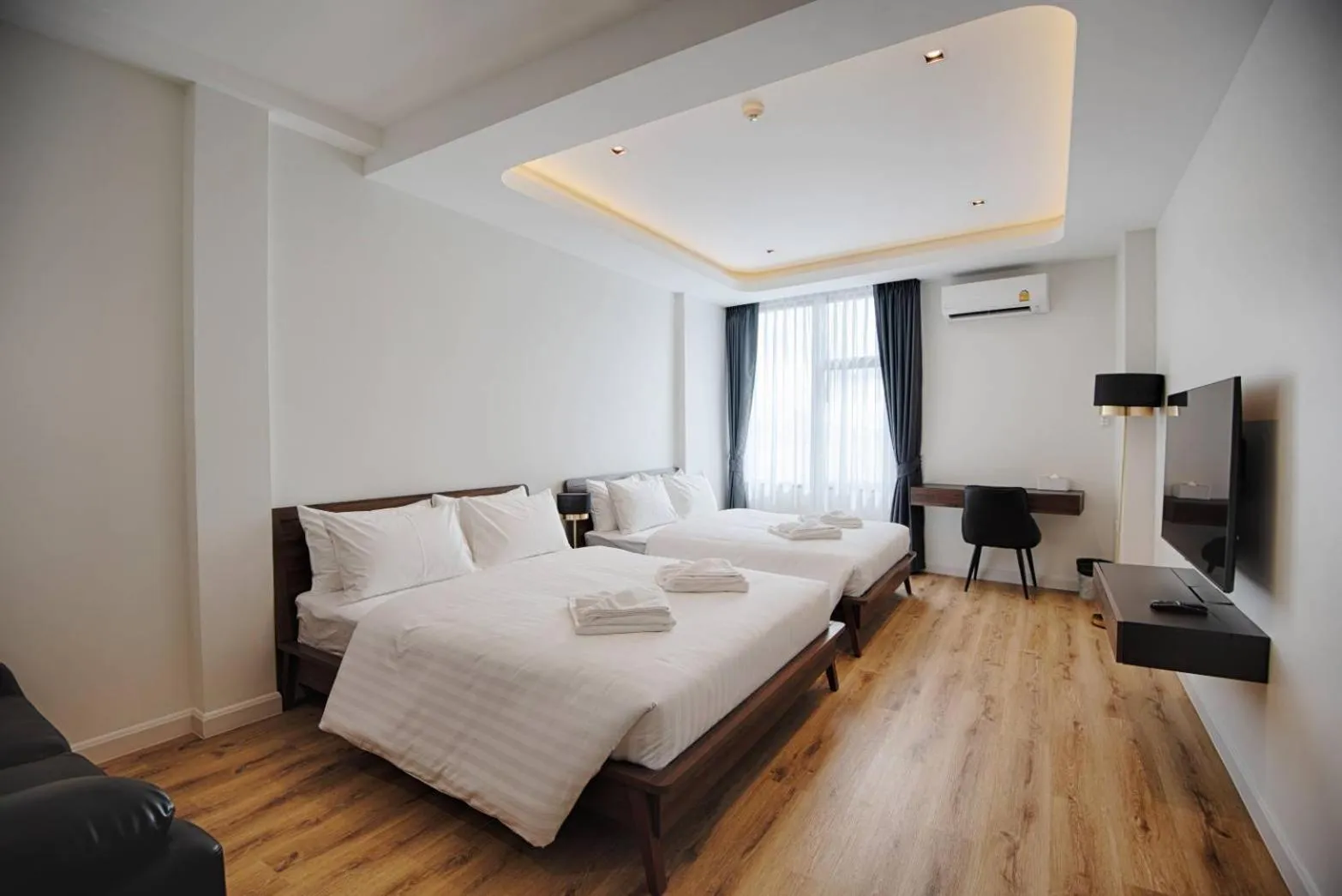 Deluxe Queen Room with Two Queen Beds in Play Poshtel & Cafe'