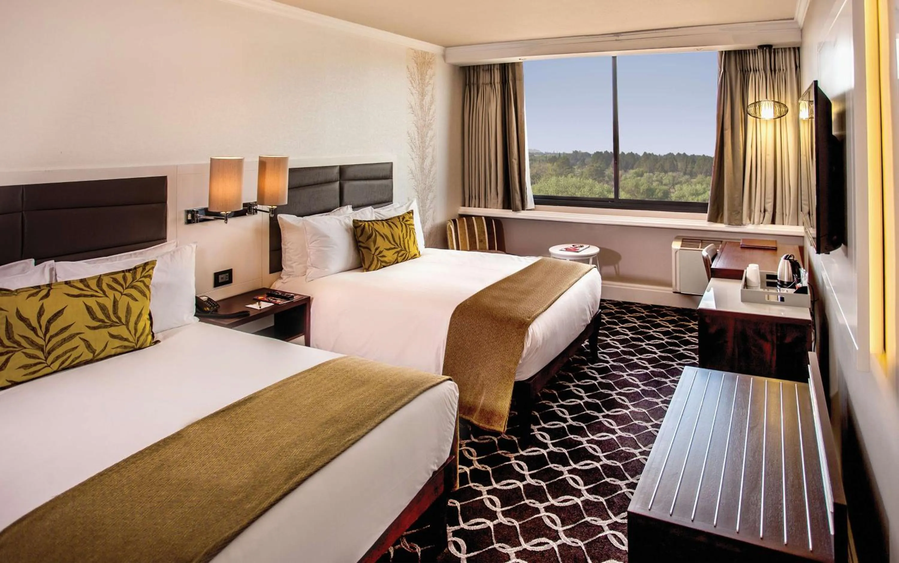 Family Room River Facing in Riverside Sun