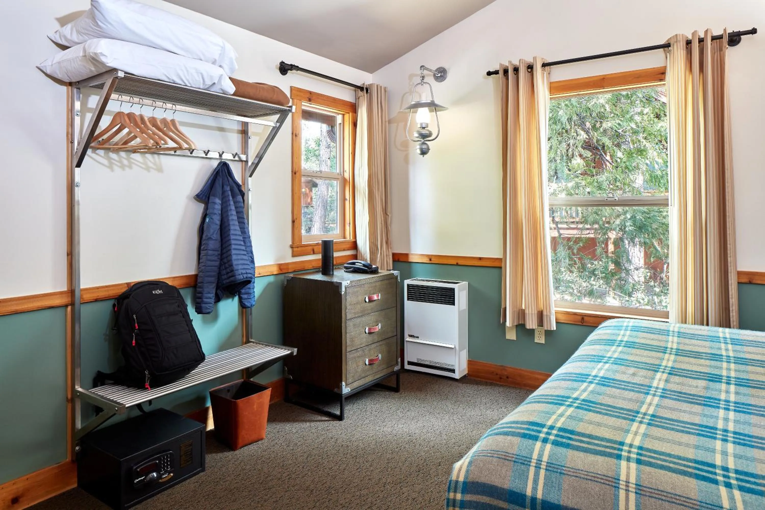 Two-Bedroom Cabin - Disability Access in Evergreen Lodge at Yosemite