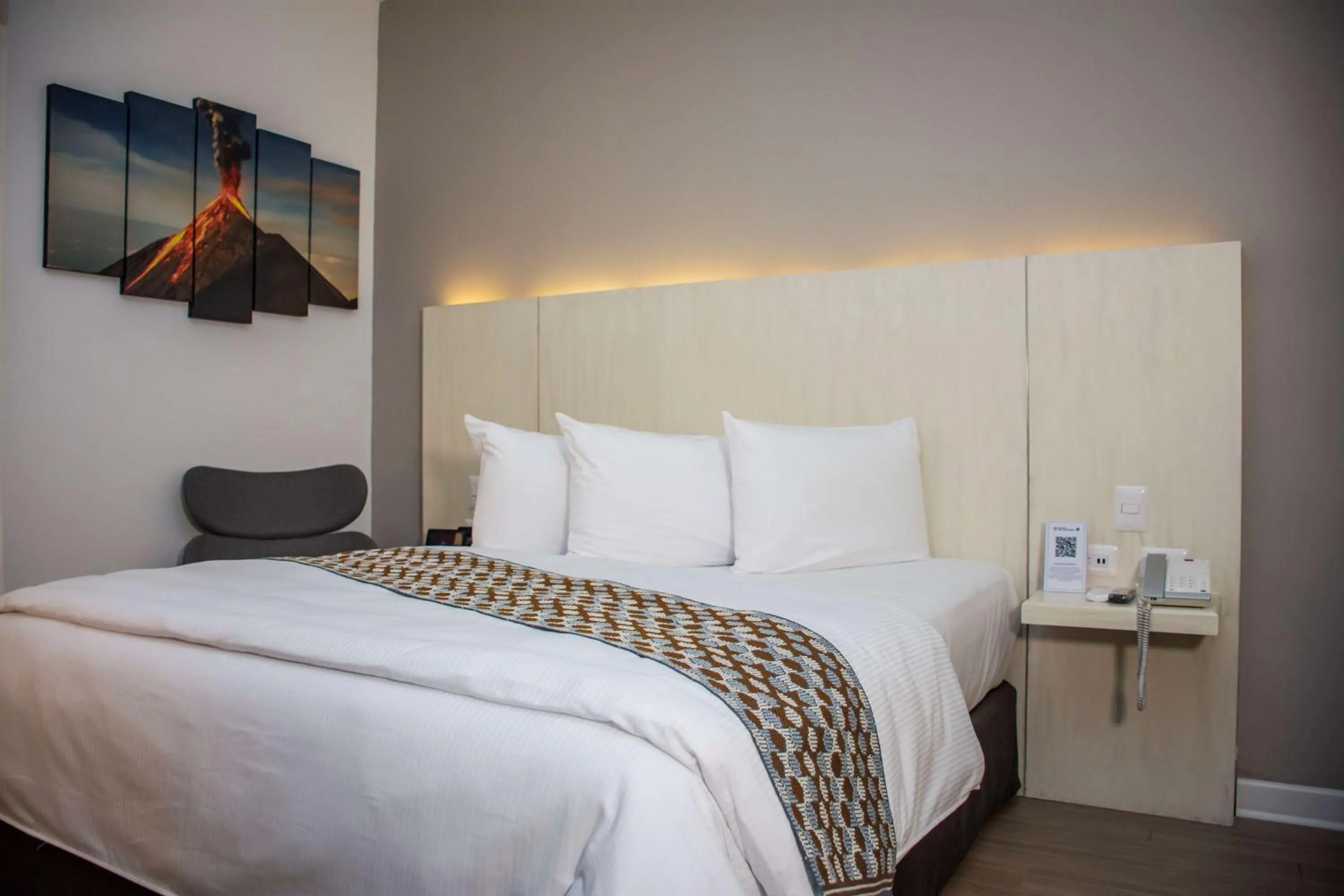 Superior Queen Room in Best Western Plus Hotel Stofella