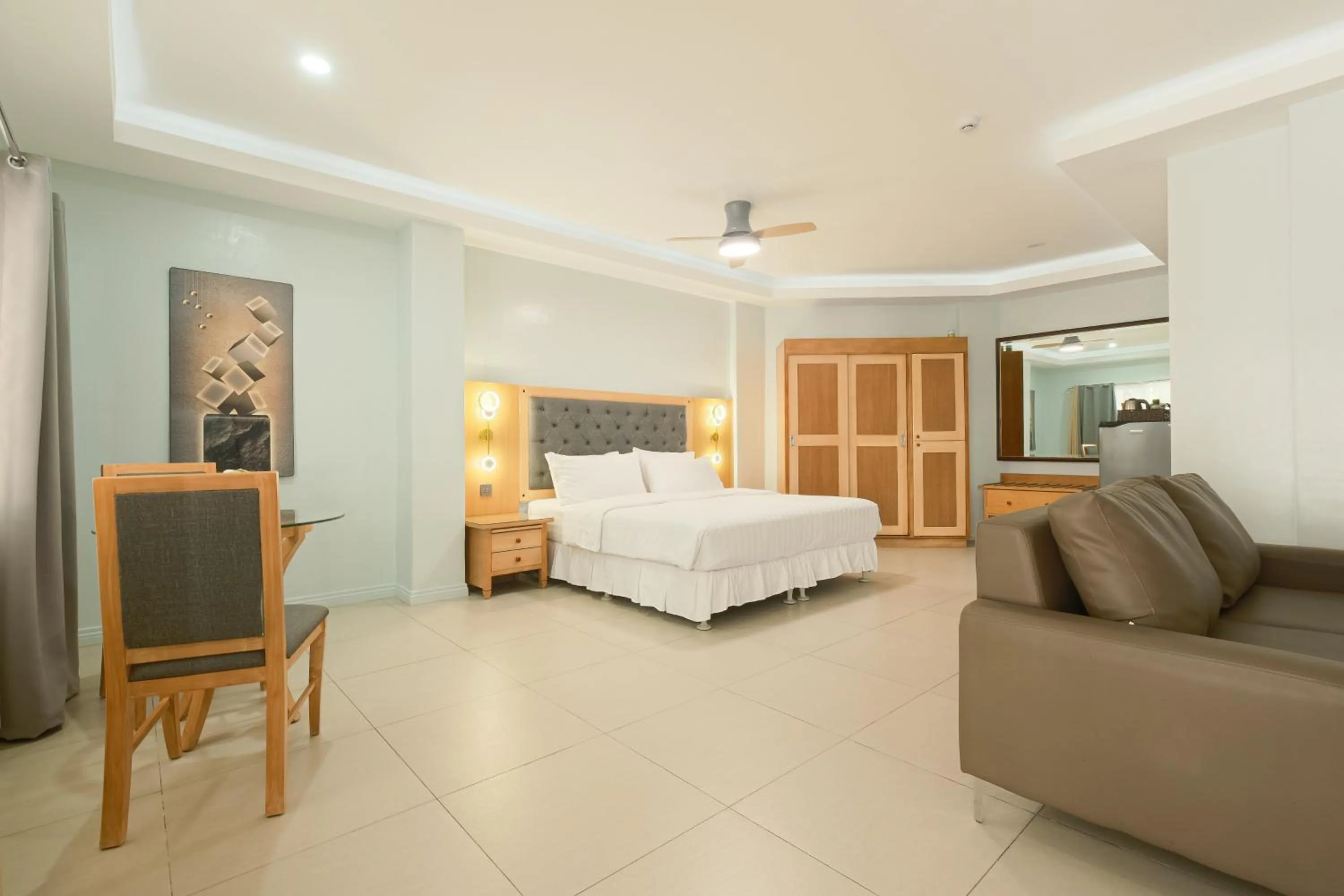 Suite with Garden View in Orchid Inn