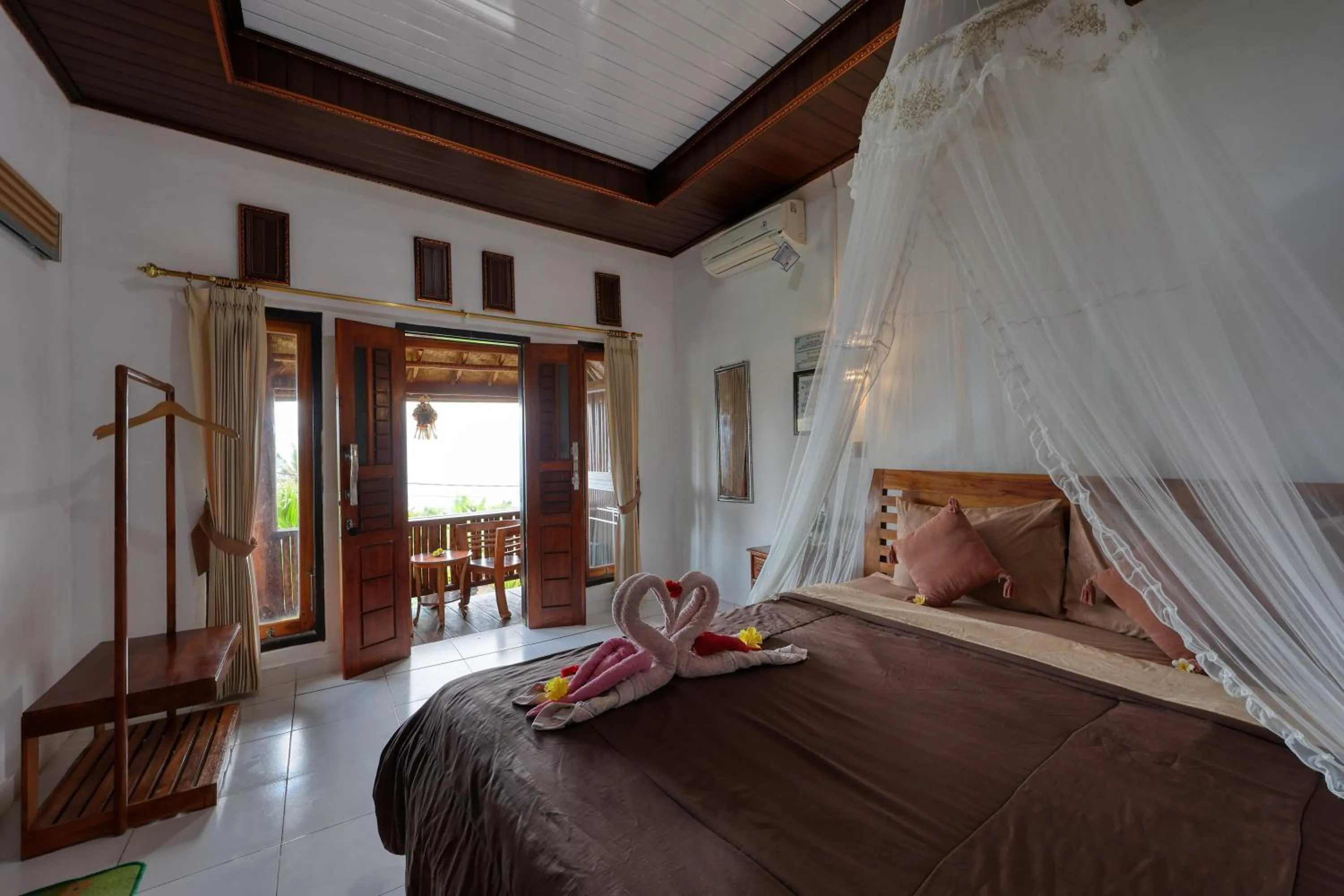 Double Room with Pool View in Bagus Cottage