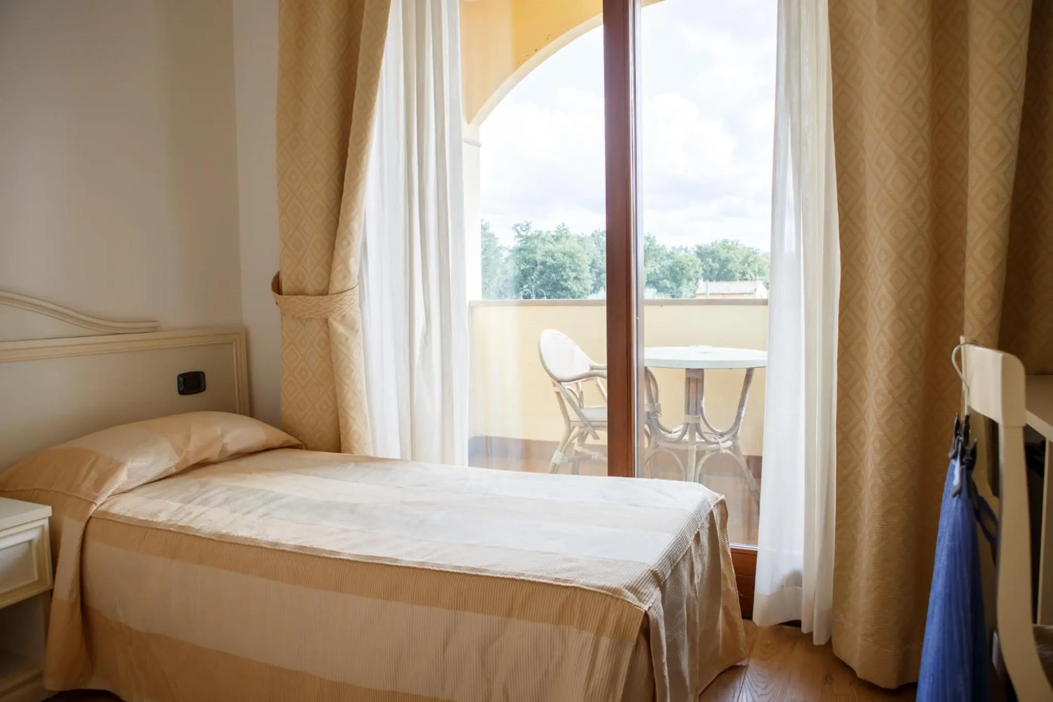 Twin Room with Shower - single occupancy in Hotel Villa Sofia