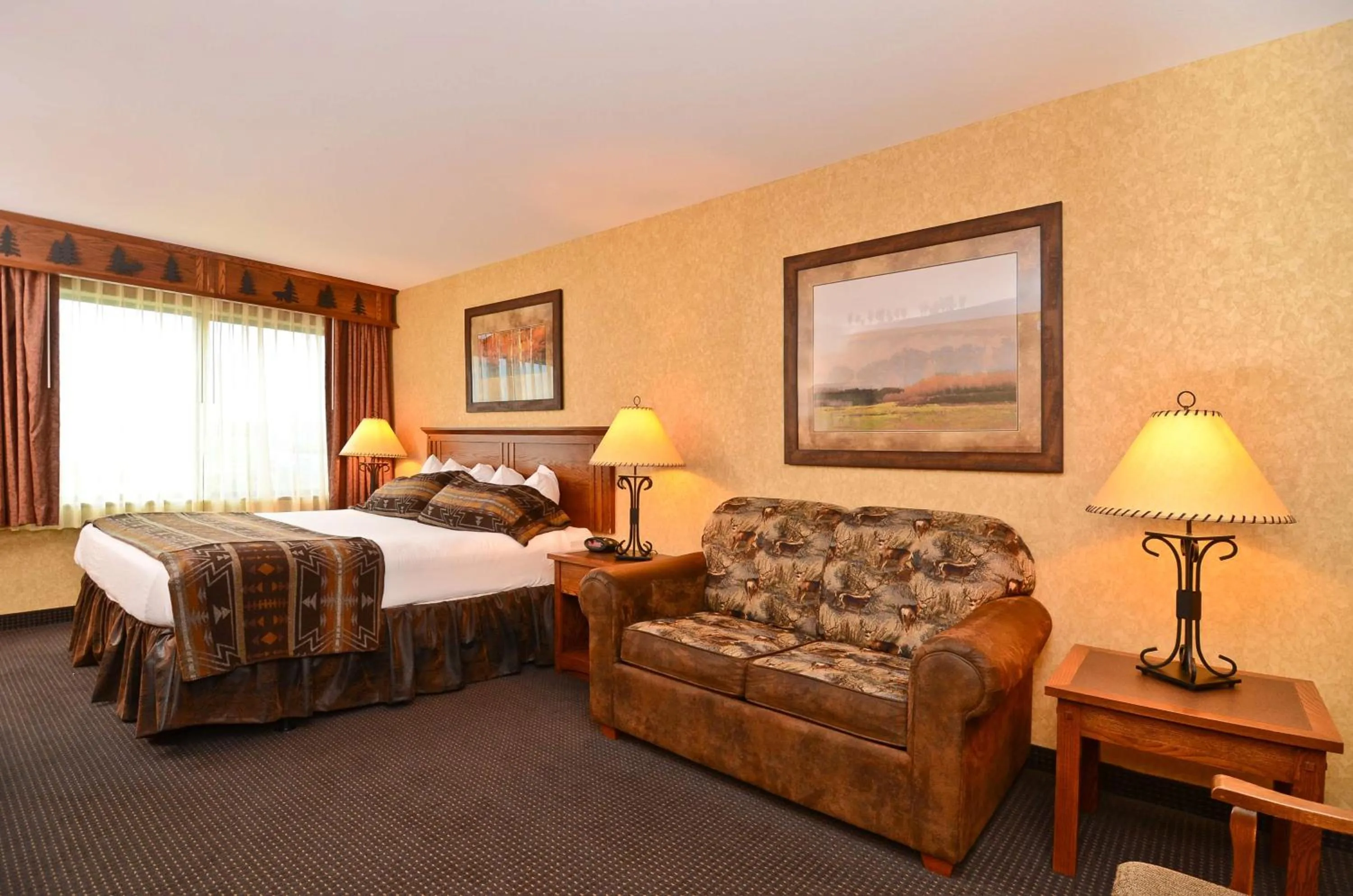 Deluxe King Room - Non-Smoking in Best Western Plus Kelly Inn and Suites