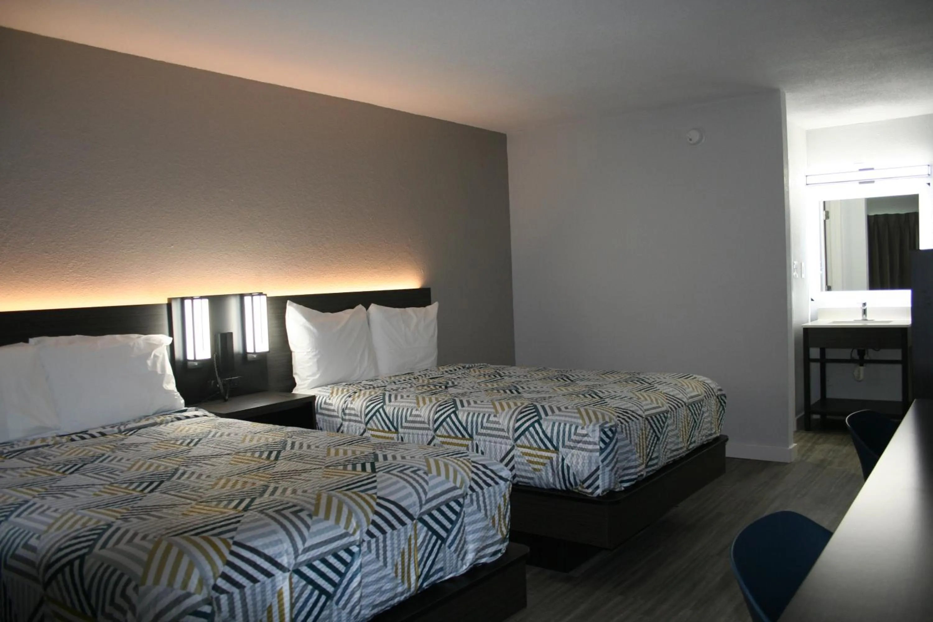 Deluxe Quadruple Room - Non-Smoking in Motel 6 Brookhaven, Ms