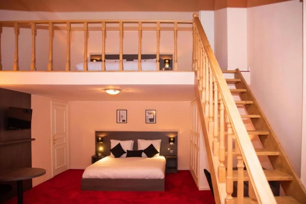Deluxe Family Room in La Bourse Hotel