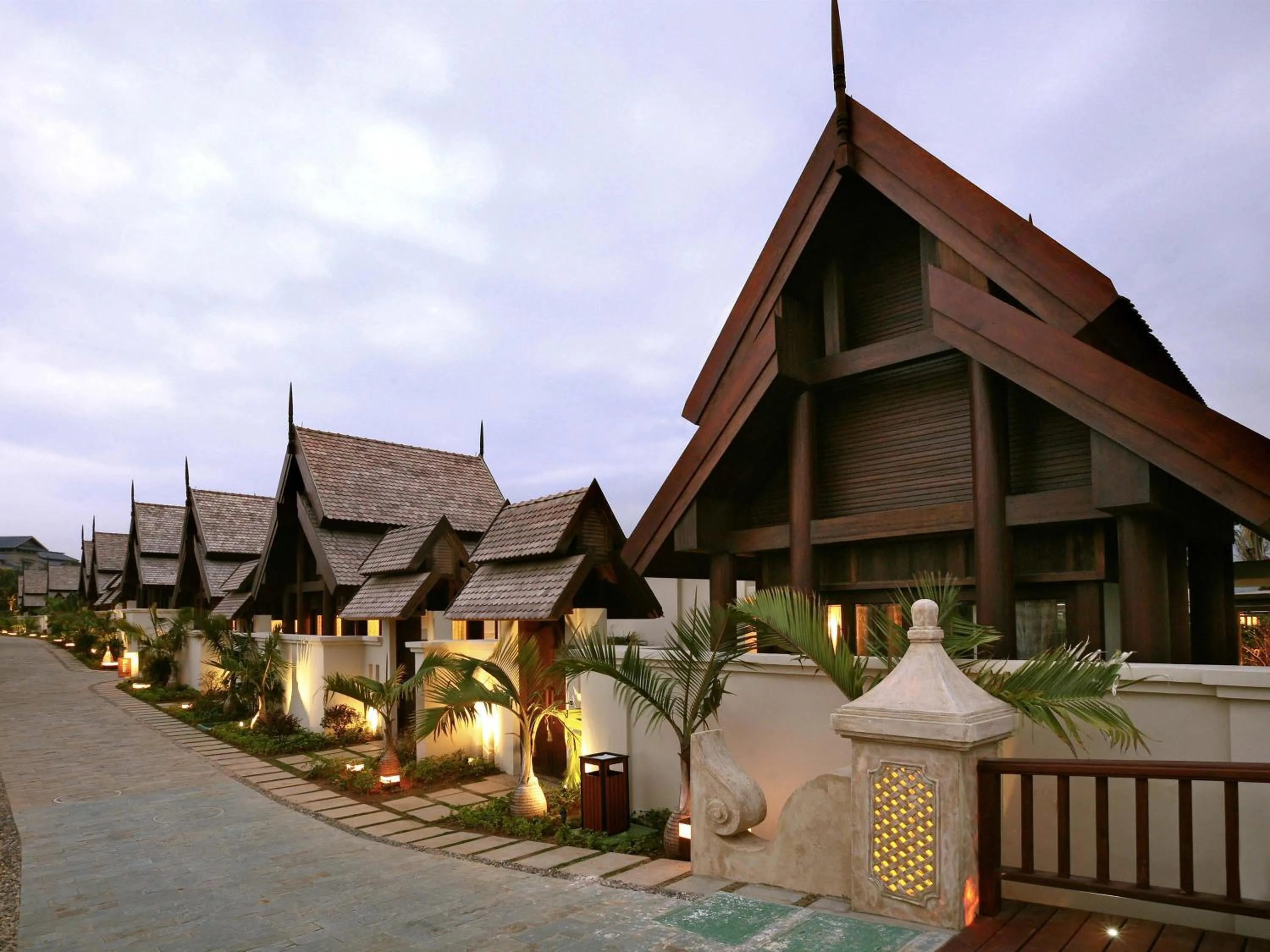 Myanmer Style One-Bedroom Villa with Private Pool in Pullman Sanya Yalong Bay Villas & Resort