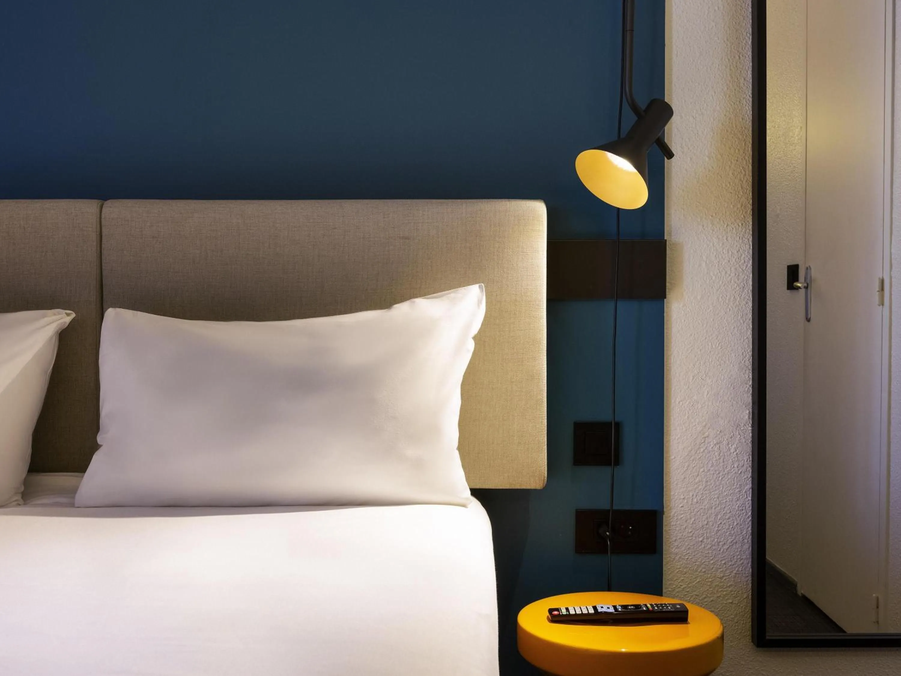 Standard Twin Room in Ibis Marseille Centre Prefecture