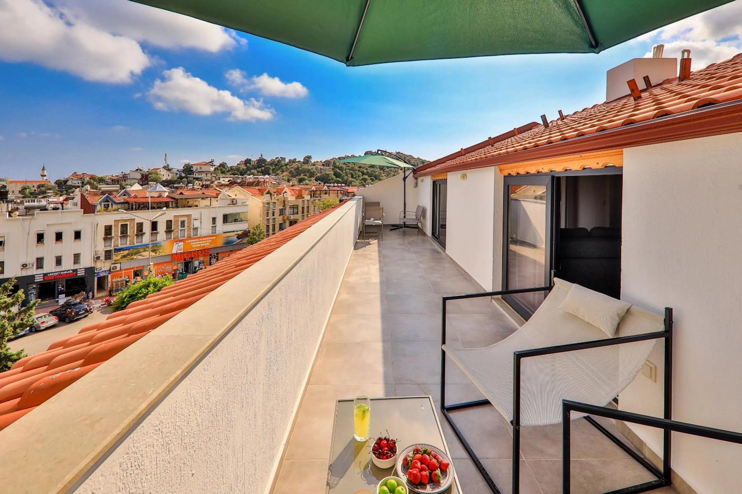 Apartment with Sea View in Joyy Suit Apart