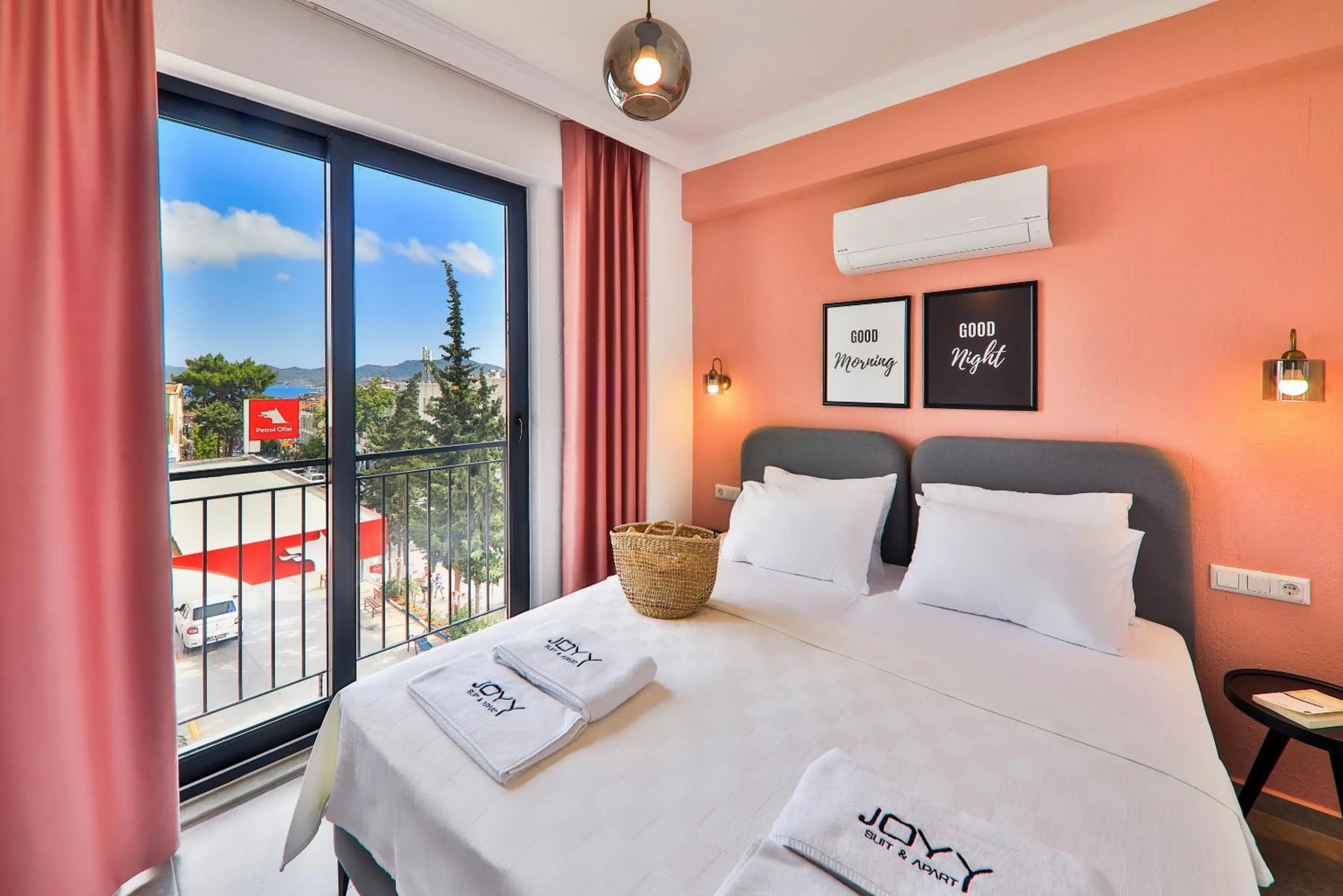 Standard Apartment in Joyy Suit Apart