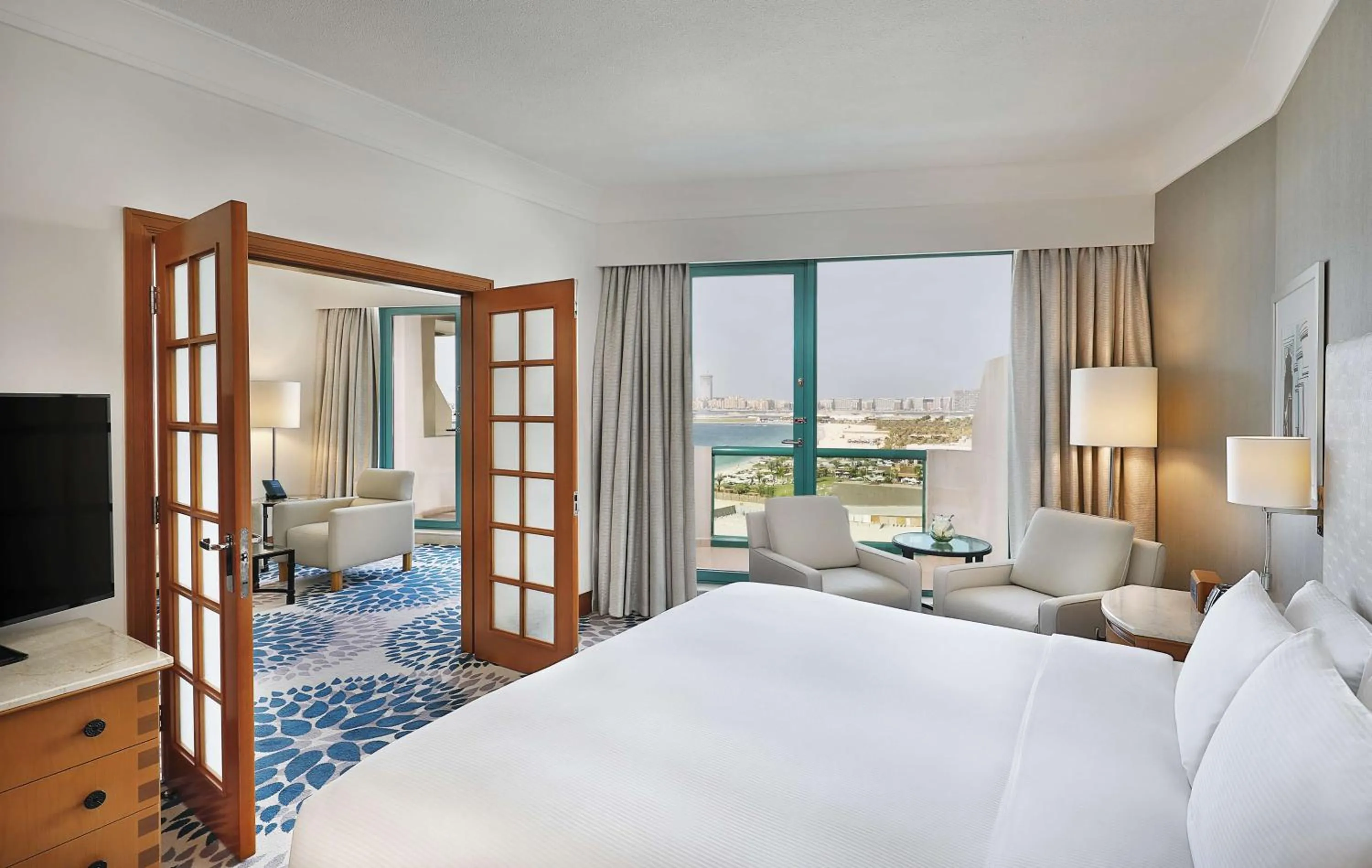 One-Bedroom King Suite with Sea View and Balcony in Hilton Dubai Jumeirah