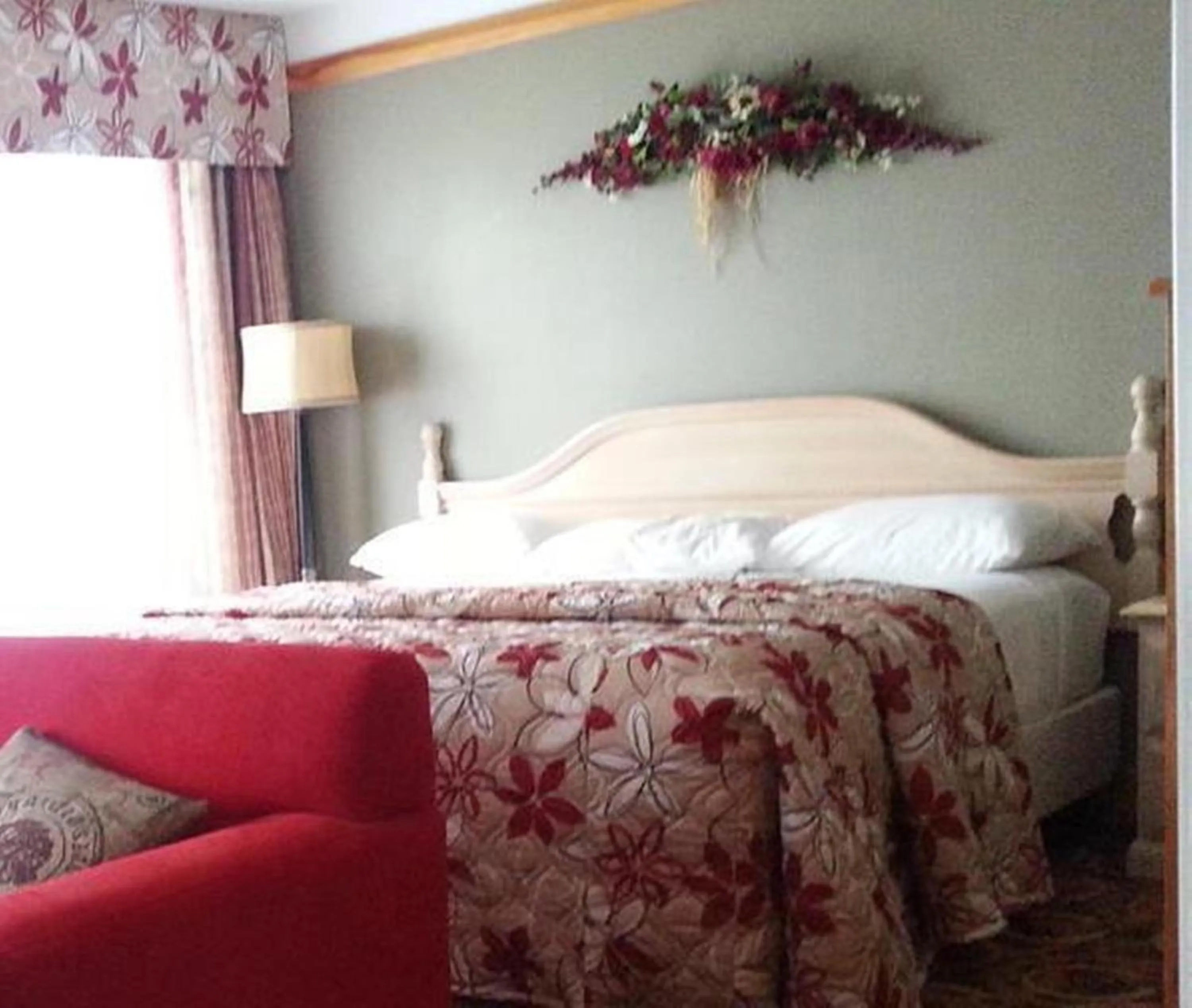 King Suite in Granite Town Hotel