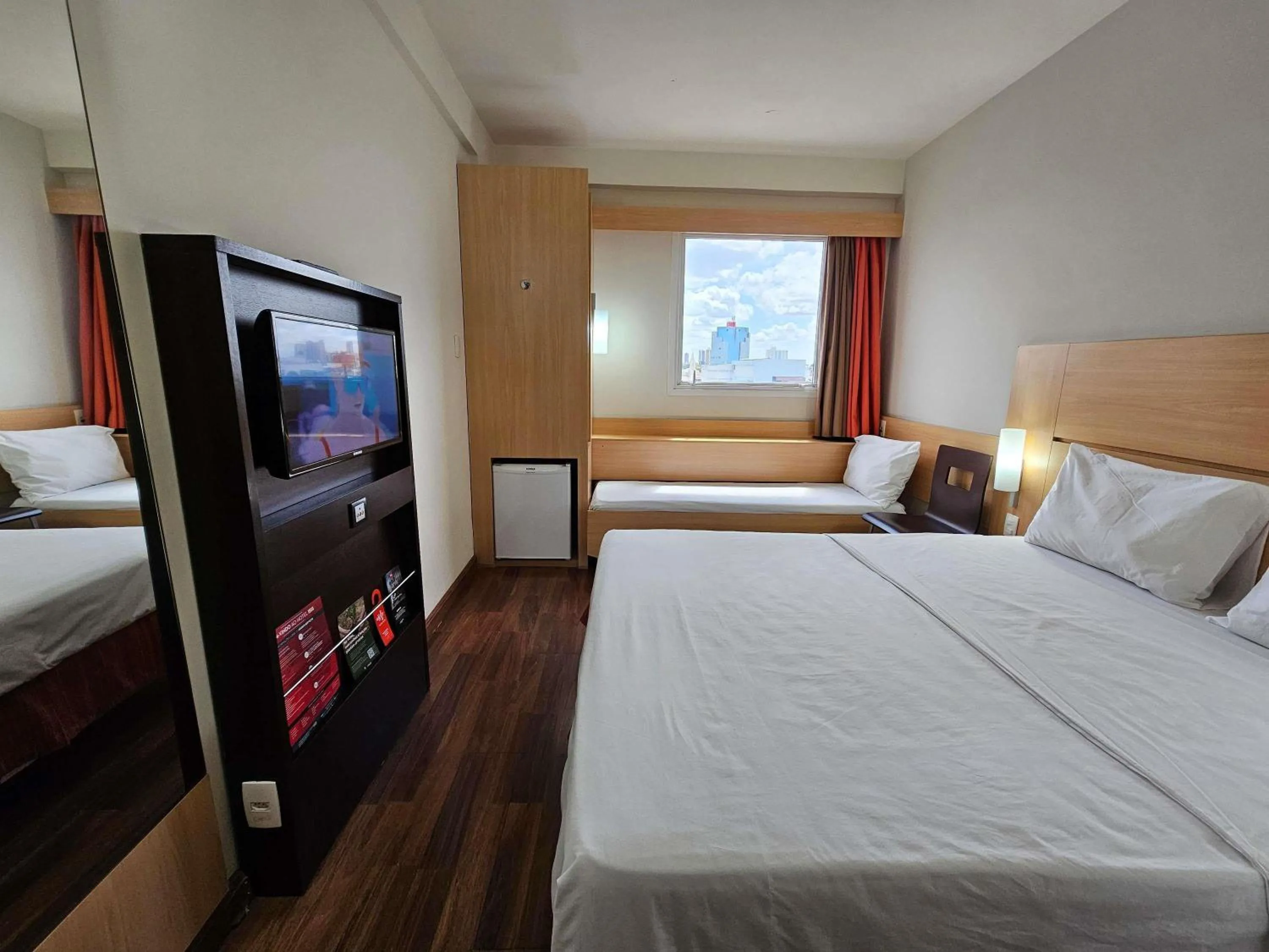 Standard Room with One Double Bed and One Single Bed in Ibis Mossoro