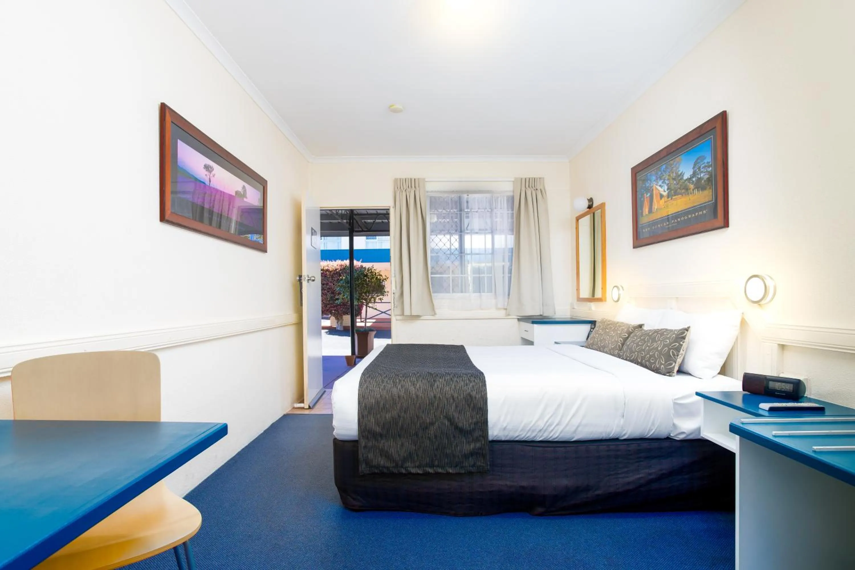 Standard Queen Room in Applegum Inn