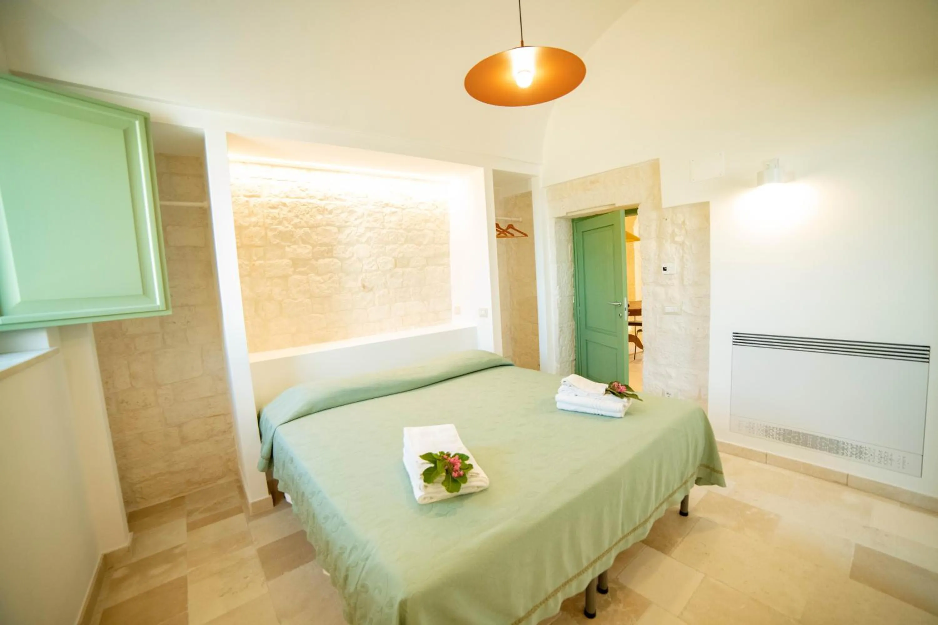 Deluxe Two-Bedroom Apartment with Garden View in Coppola di Seta