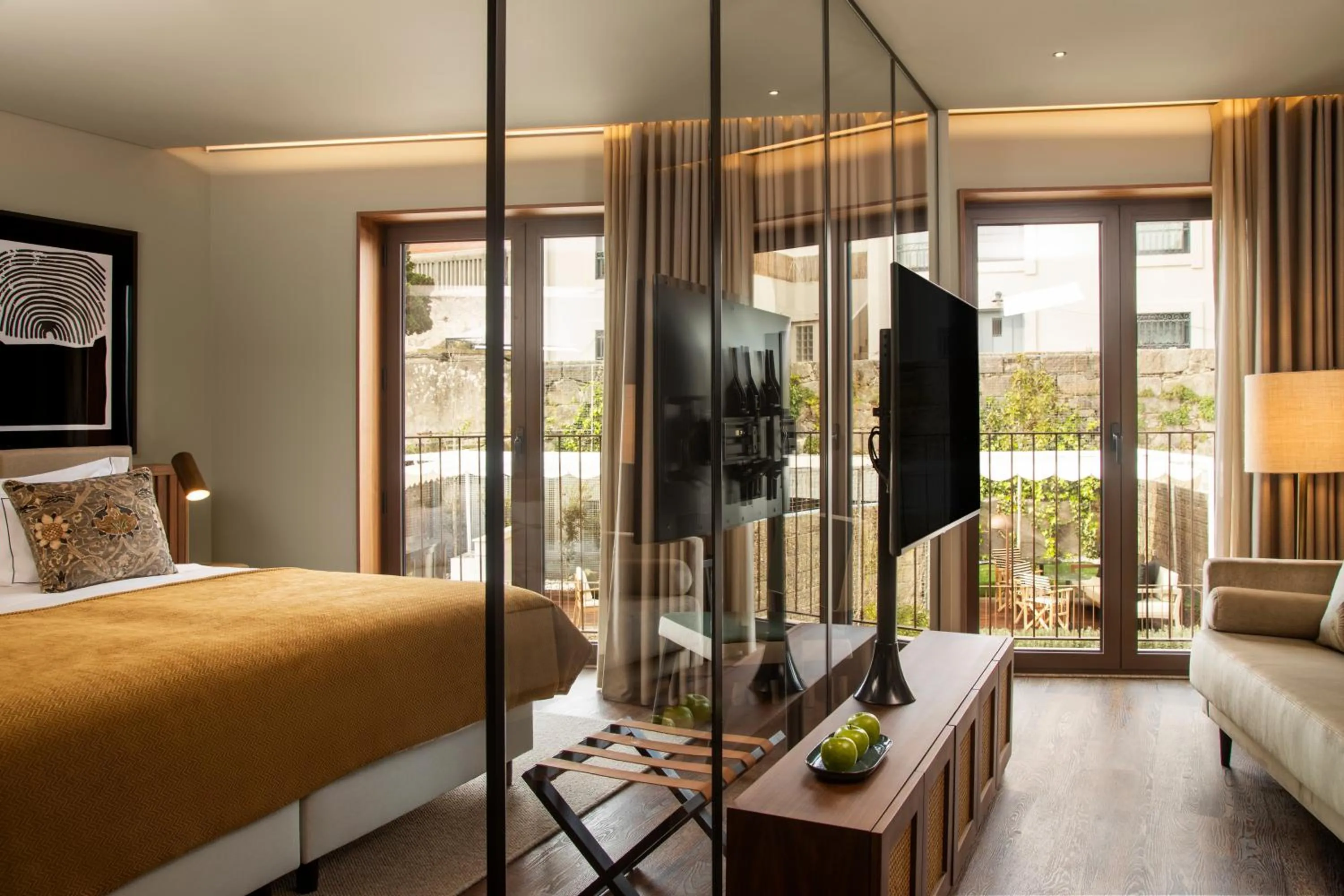 Twin Suite - Non-Smoking in Fontinha Porto, Trademark Collection by Wyndham