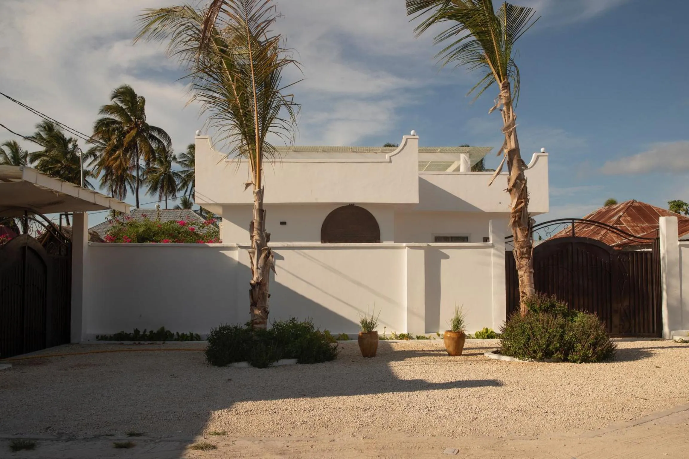 Two-Bedroom Villa in Paje White House