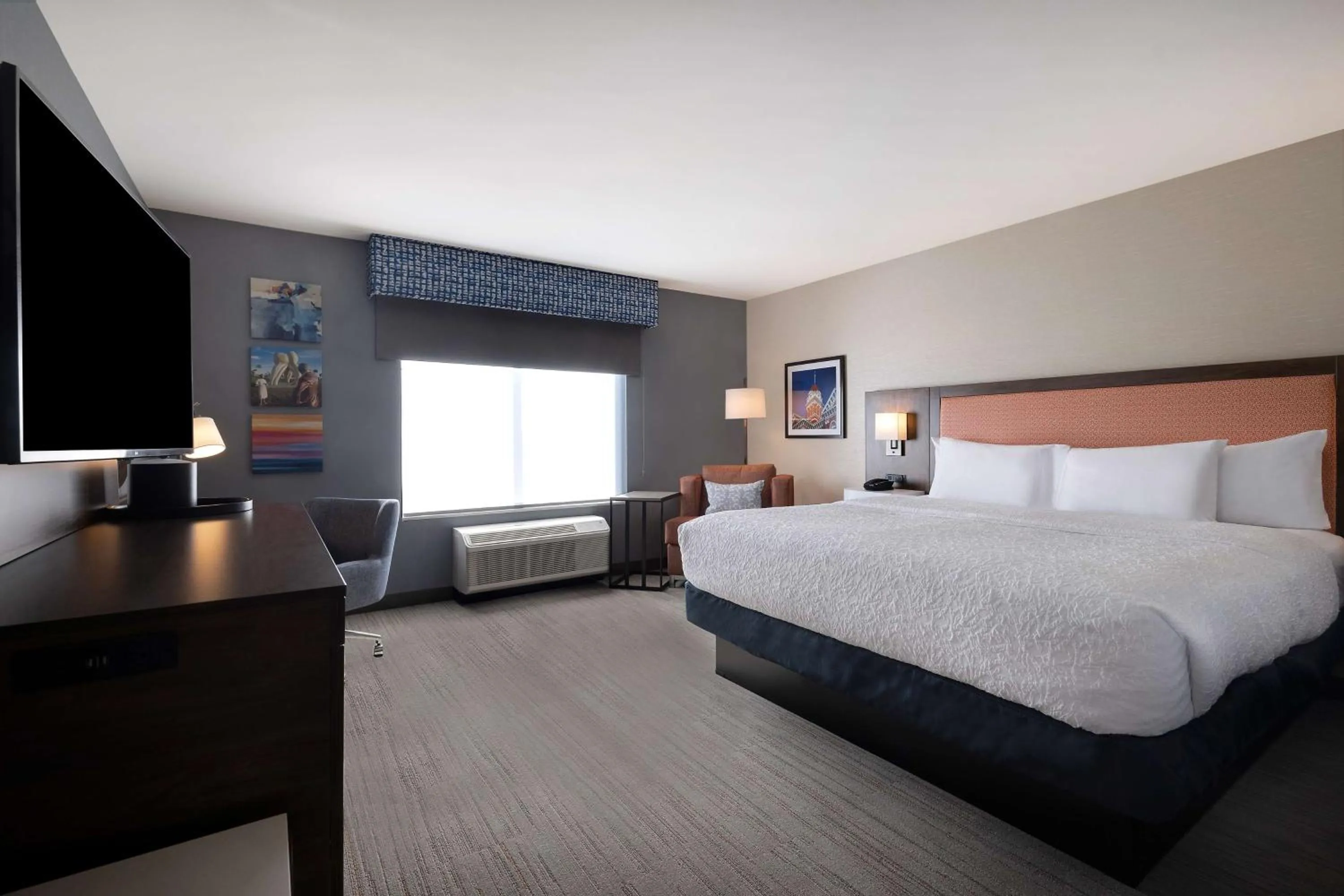 King Room in Hampton Inn Crown Point, In