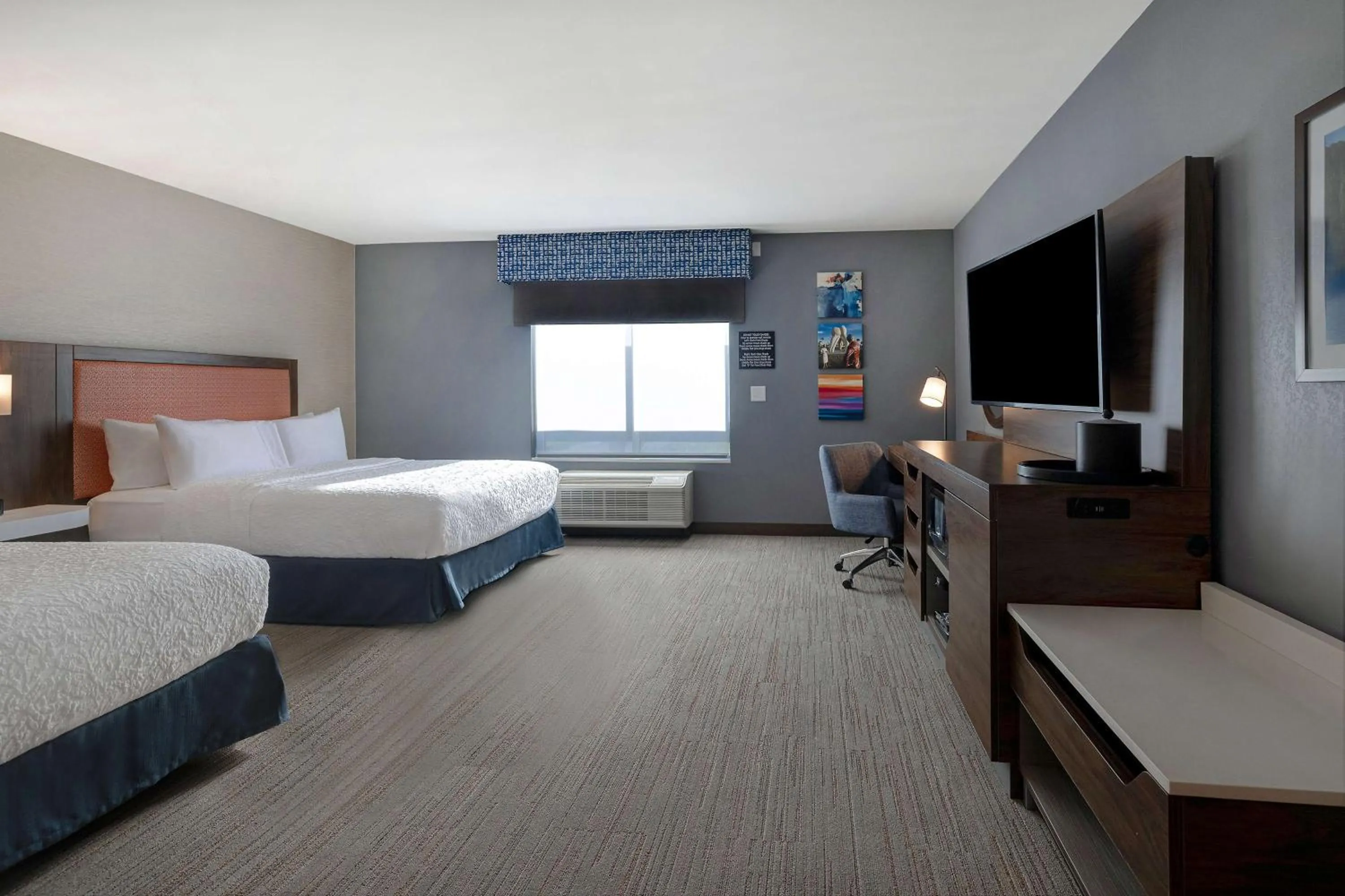 Queen Room with Bath Tub - Mobility Access/Non-Smoking in Hampton Inn Crown Point, In