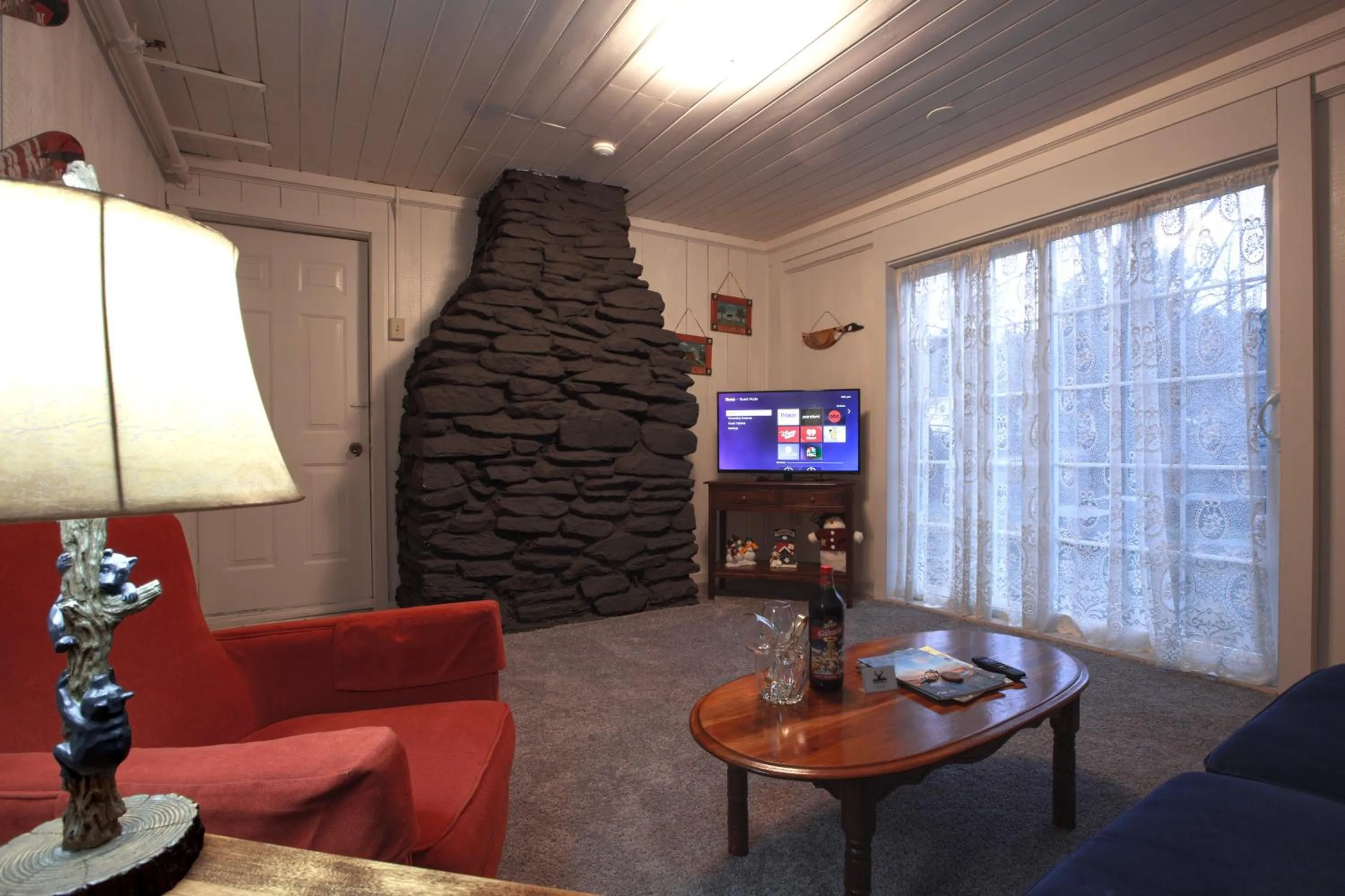 King Suite in Deerfield Valley Inn - Mt Snow