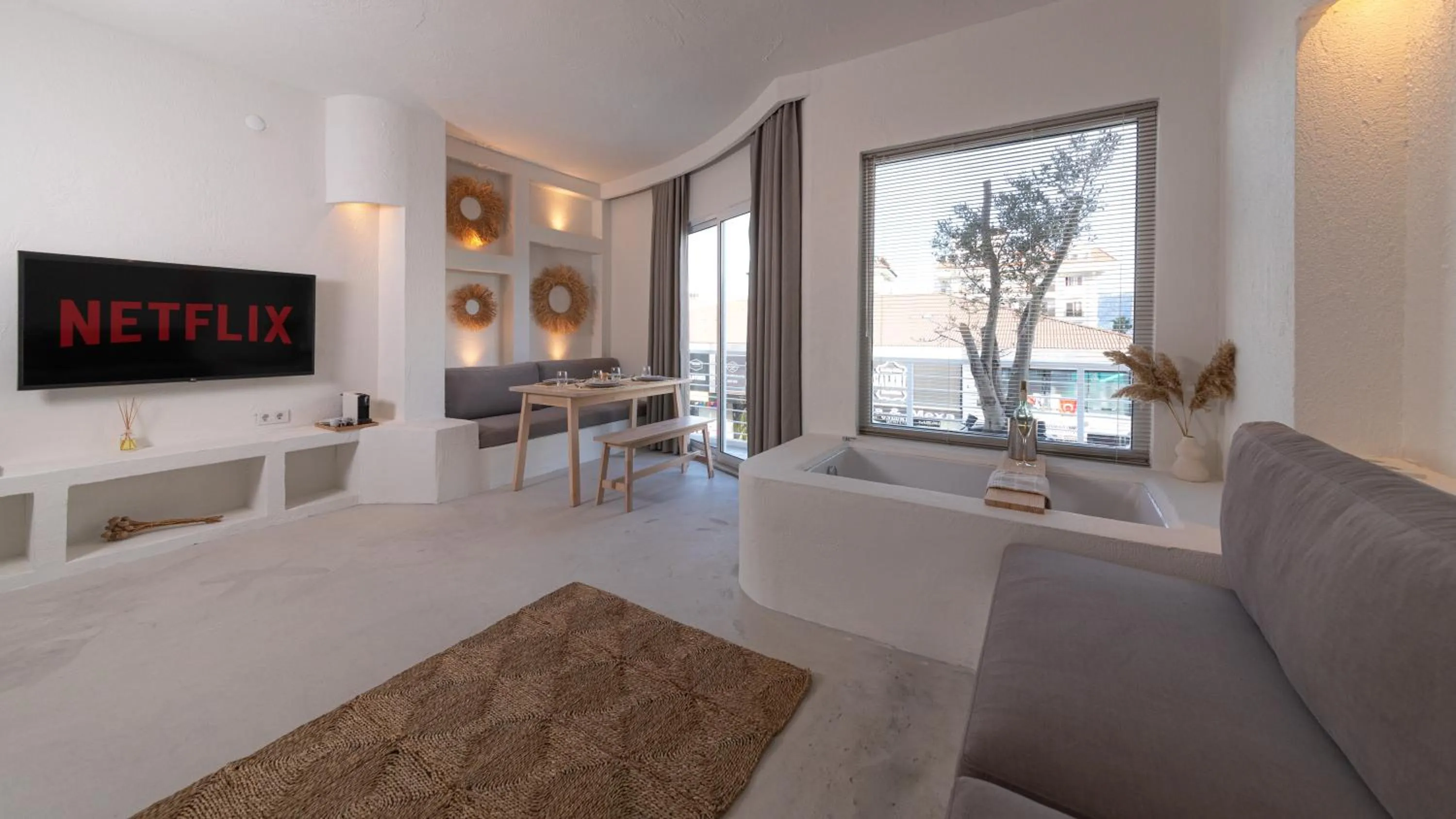 Apartment with Balcony in L'olive homes