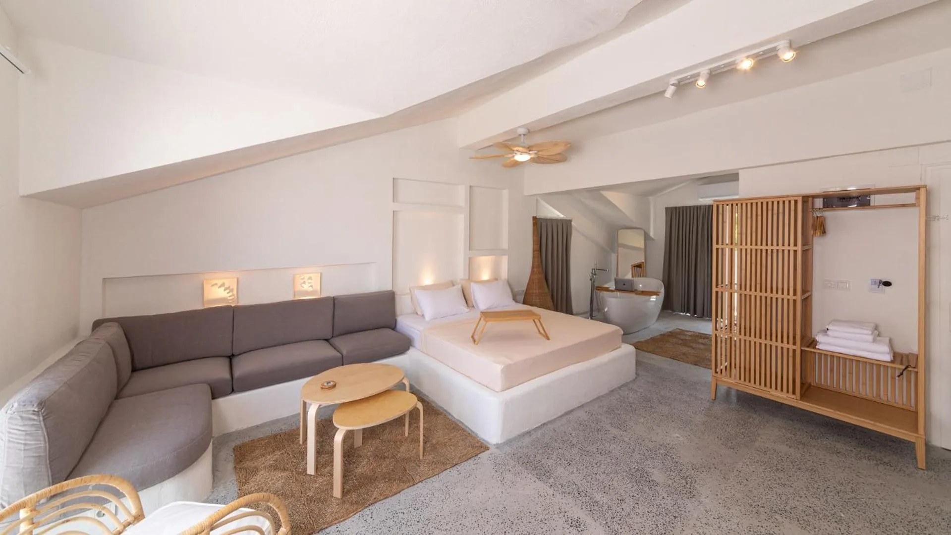 Penthouse Apartment in L'olive homes