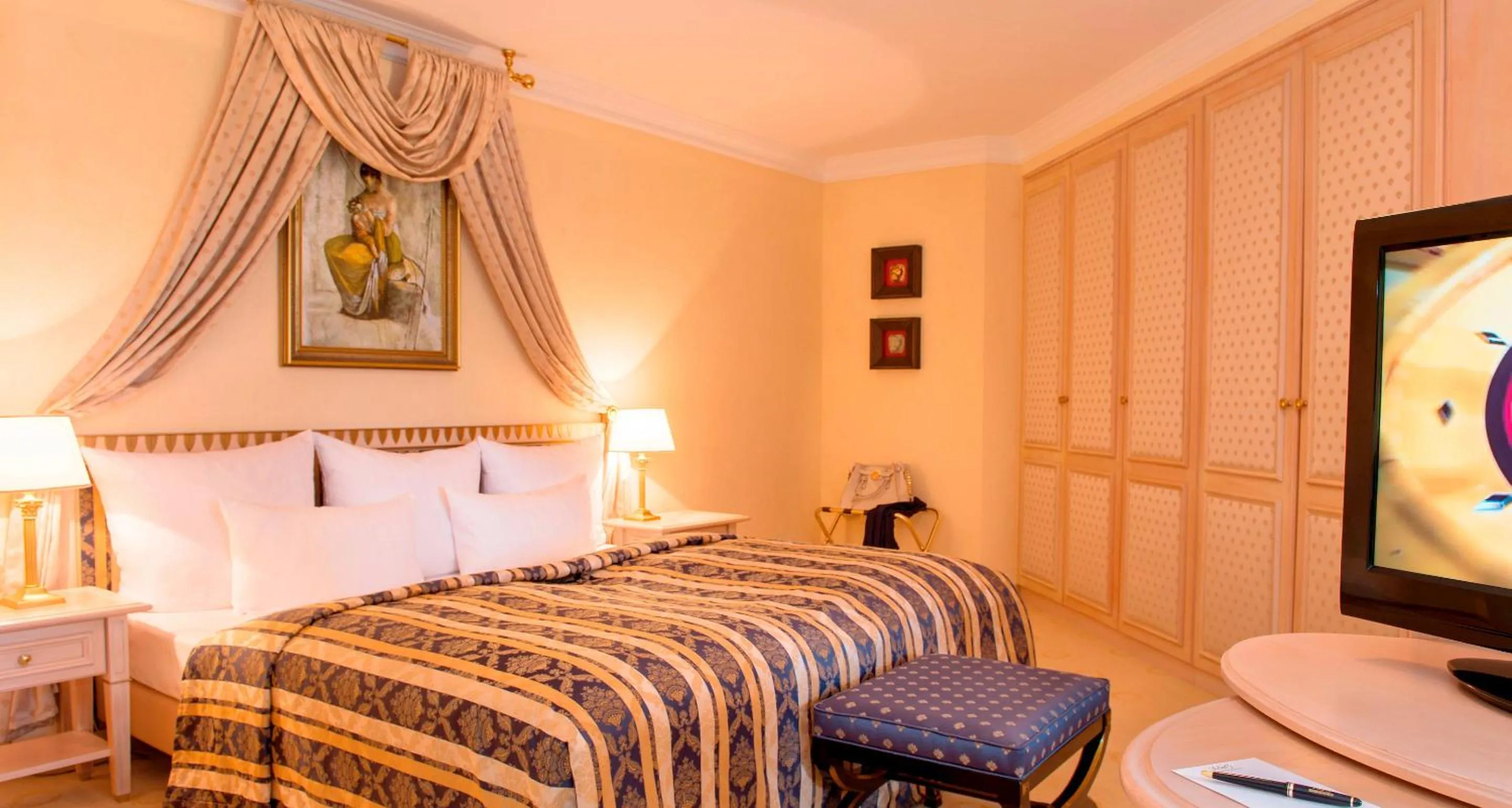 Junior Suite - single occupancy in Victor's Residenz-Hotel Schloss Berg