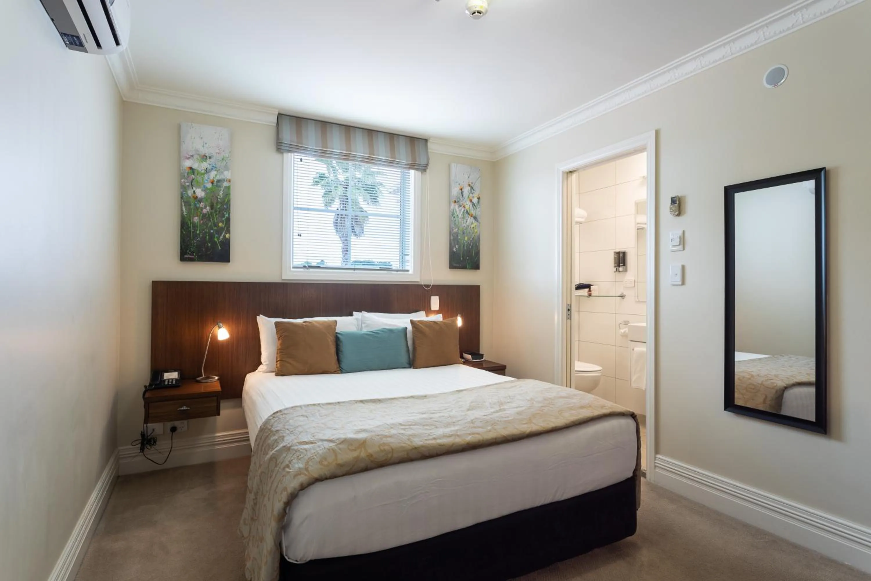 Executive Queen Room in Tuakau Hotel