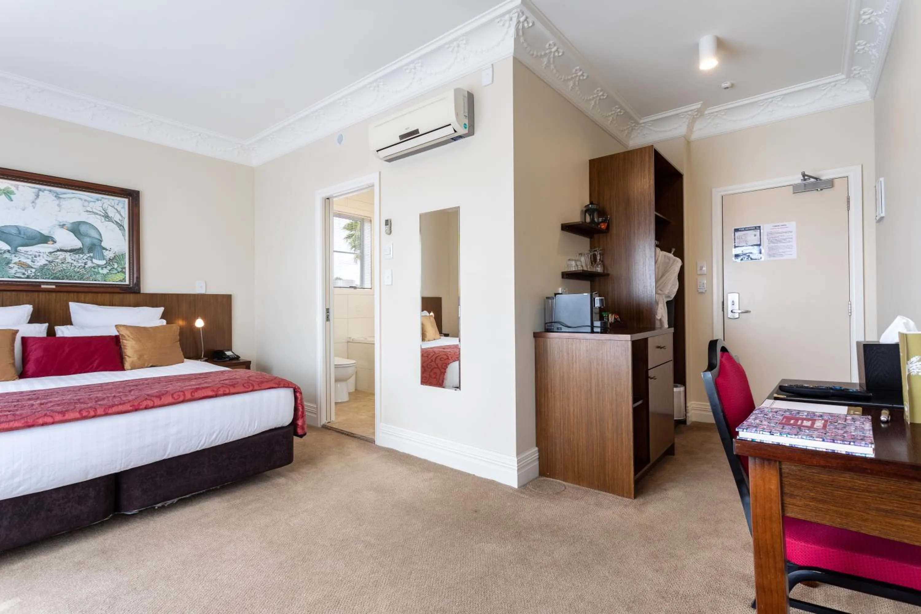 Premier King Room with Spa Bath in Tuakau Hotel