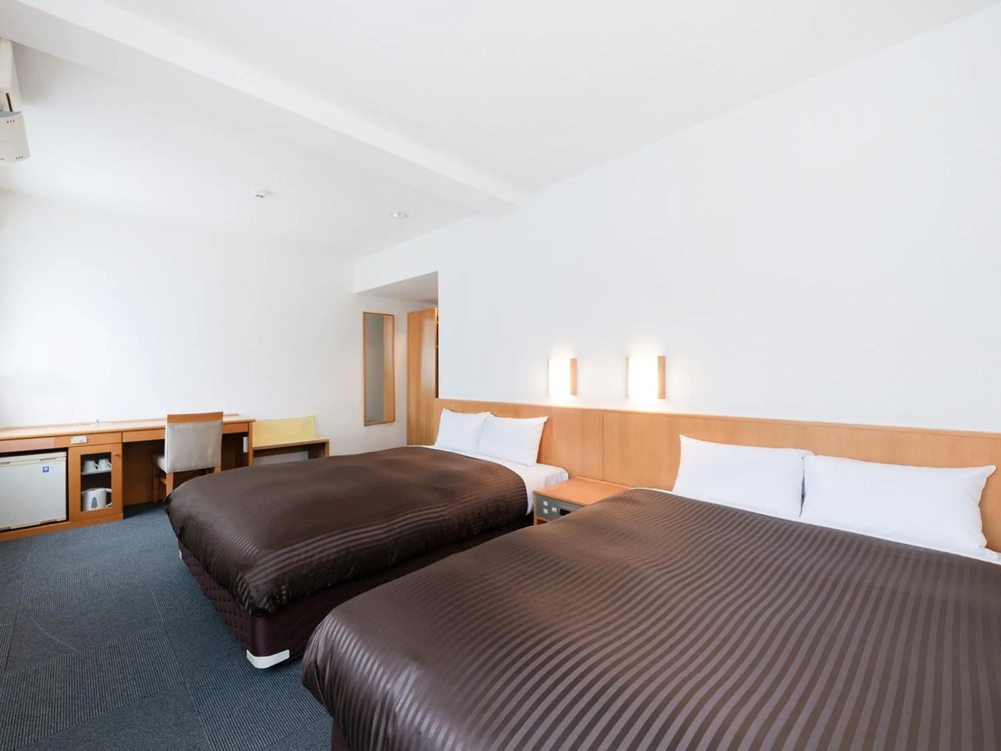 Superior Twin Room in The OneFive Osaka Sakaisuji