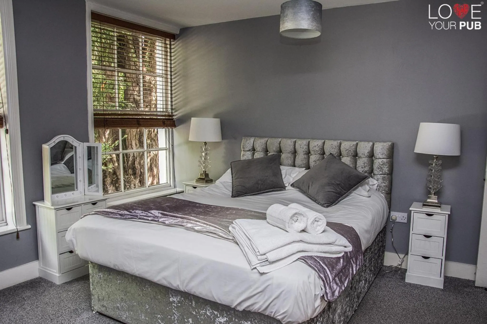 Double Room with Private Bathroom in The Robin Hood Inn