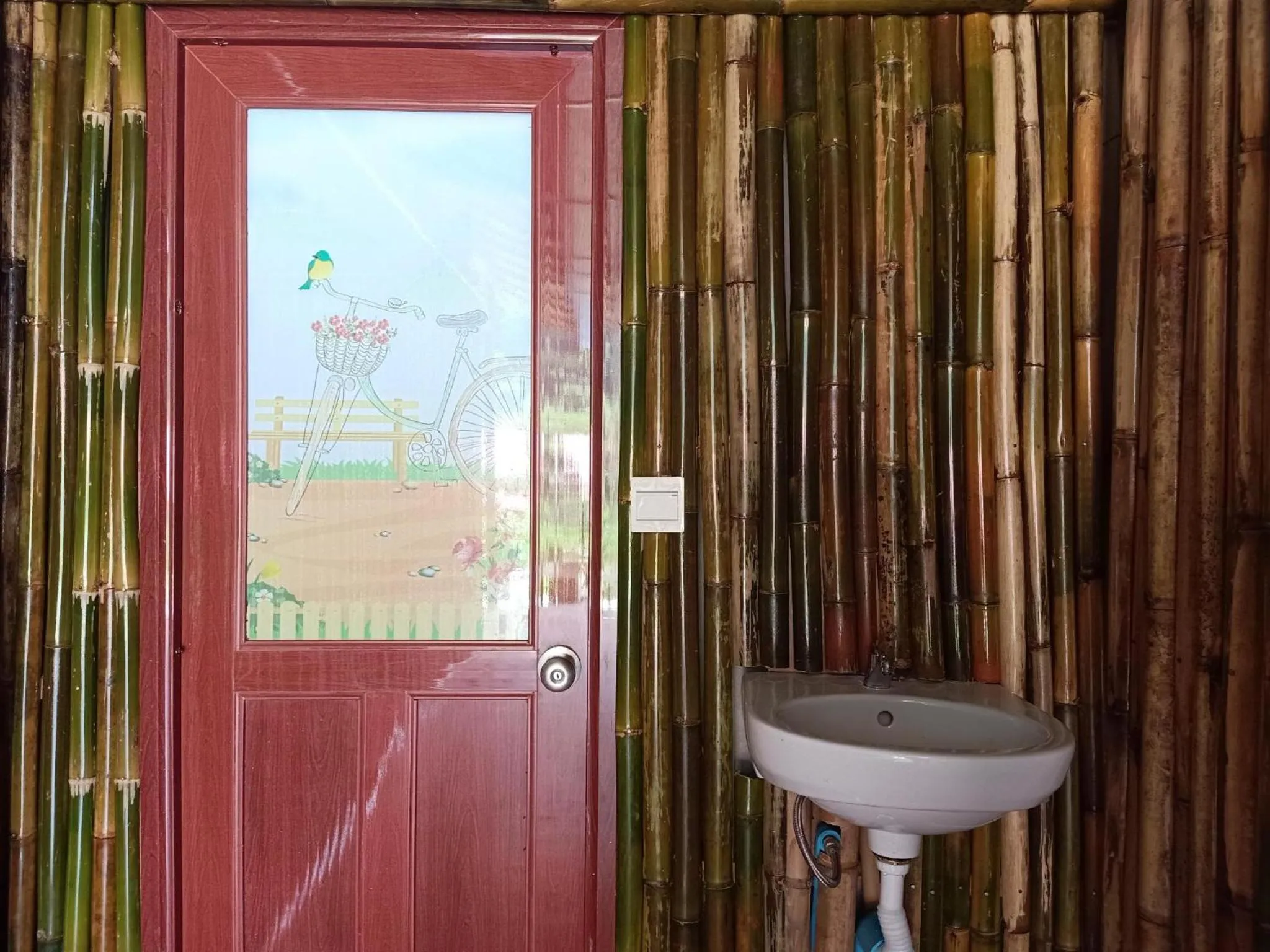 Twin Room with Shared Toilet in Bansuanphutarn
