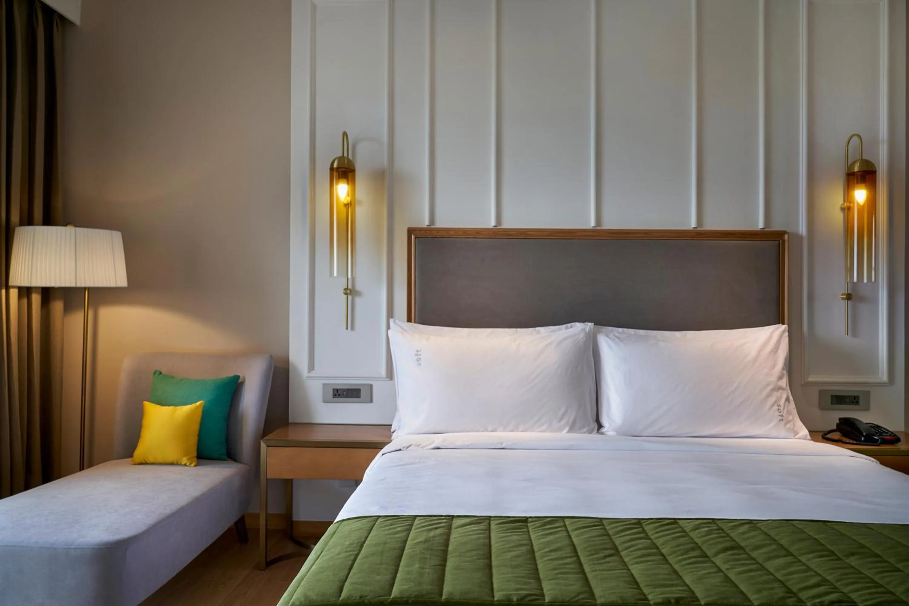 King Room with Garden View - Non-Smoking in Holiday Inn Goa Candolim