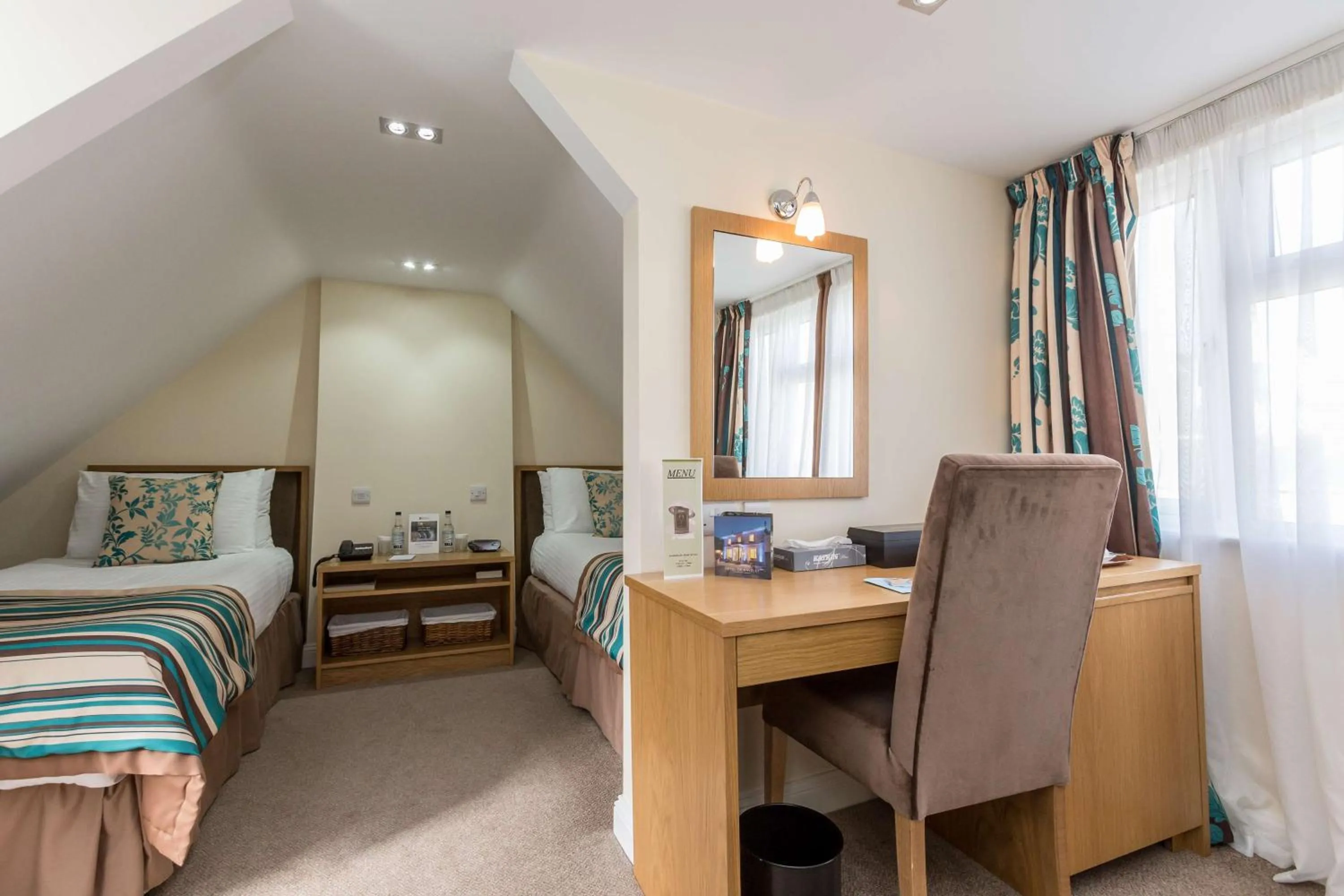 Standard Twin Room in Best Western Hotel de Havelet