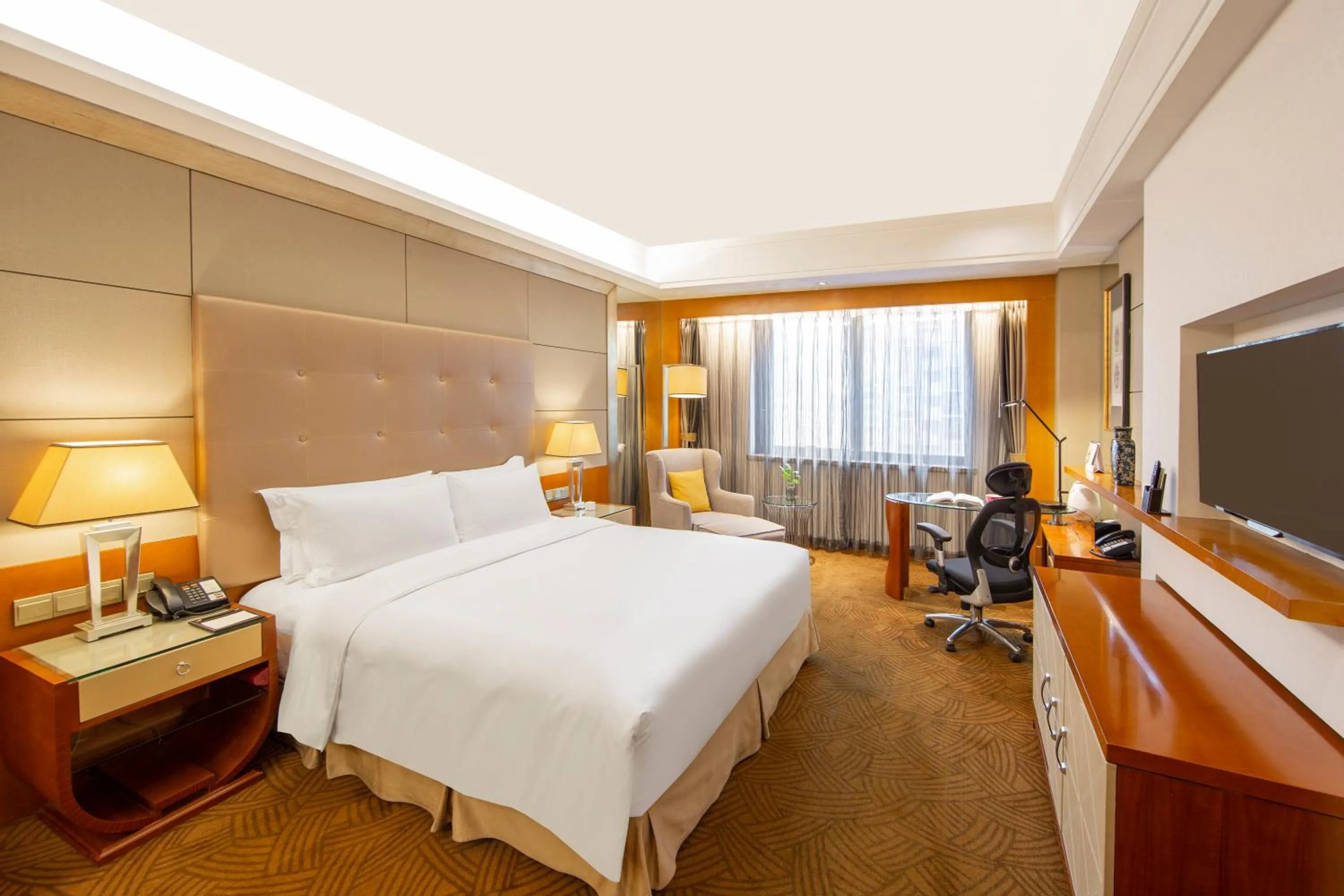 Club Sofitel Luxury Room with King Bed in Sofitel Harbin